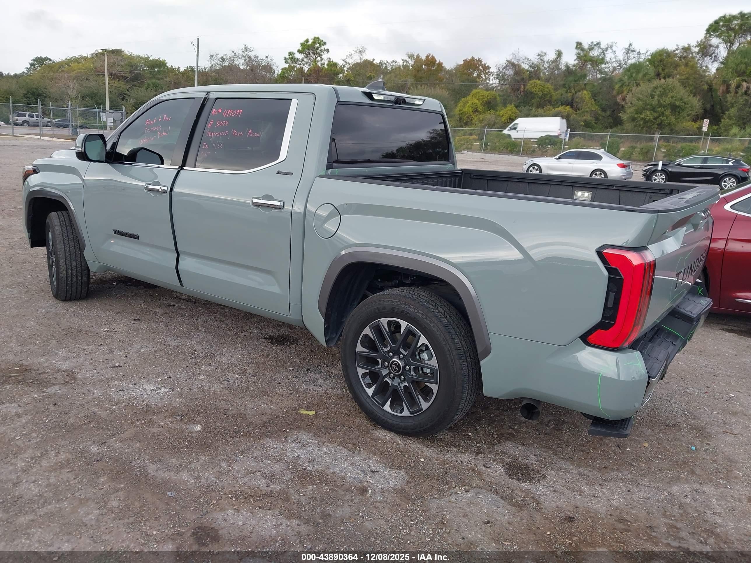 TOYOTA TUNDRA image 3