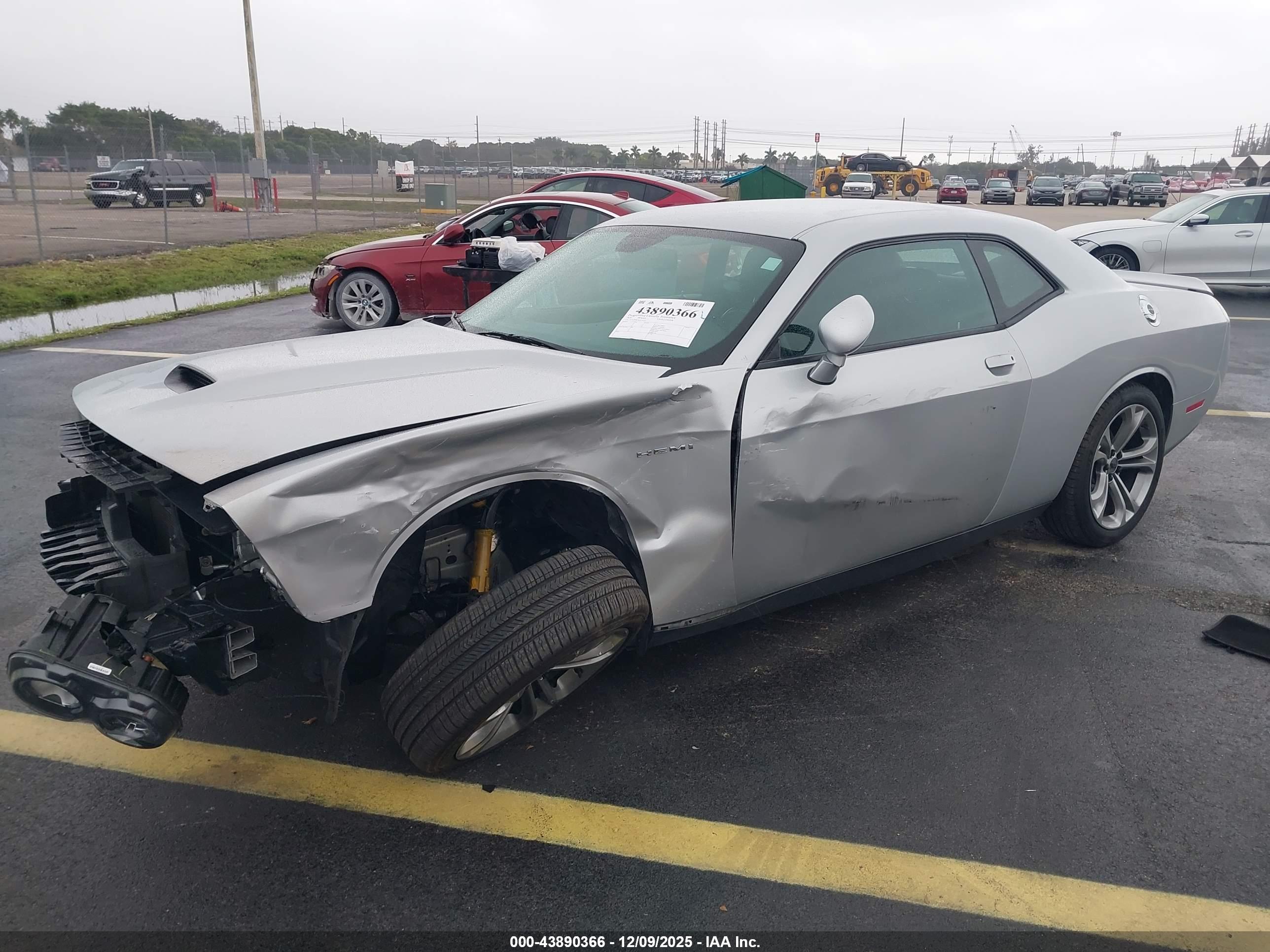 DODGE CHALLENGER image 2