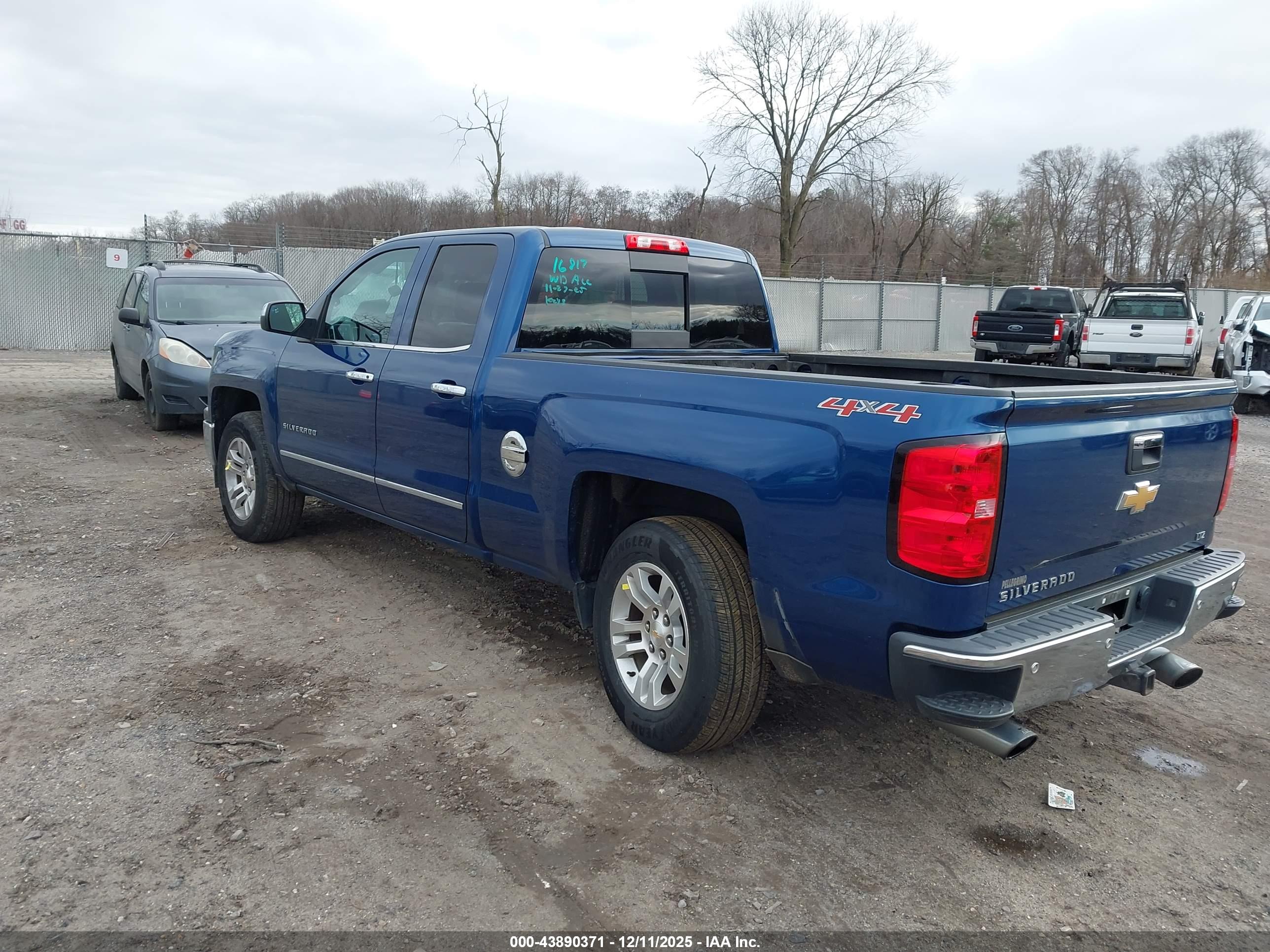 CHEVROLET SILVERADO image 3