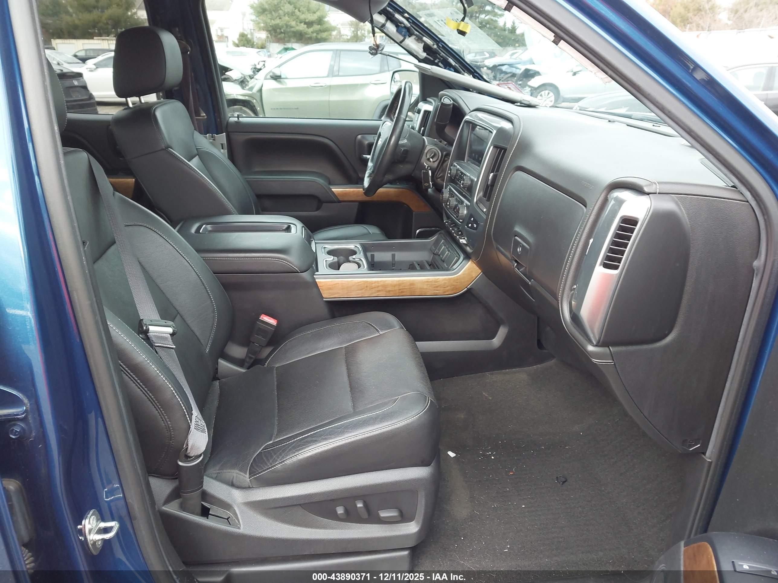 CHEVROLET SILVERADO image 5