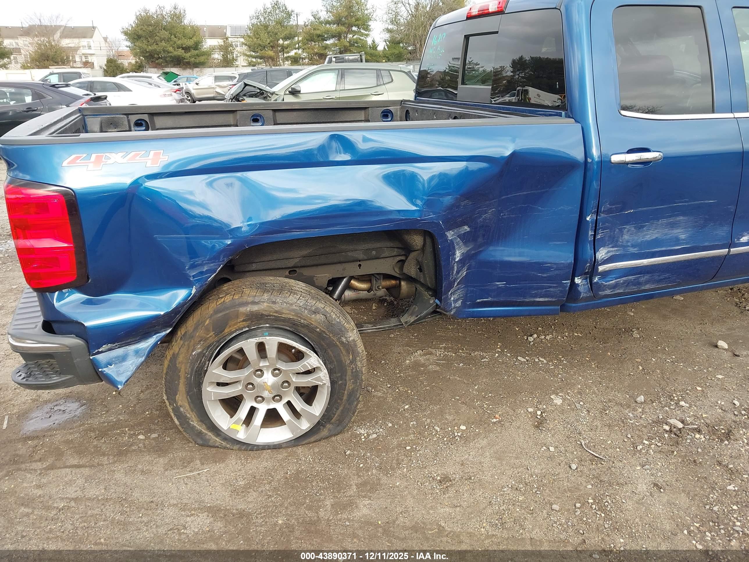 CHEVROLET SILVERADO image 6