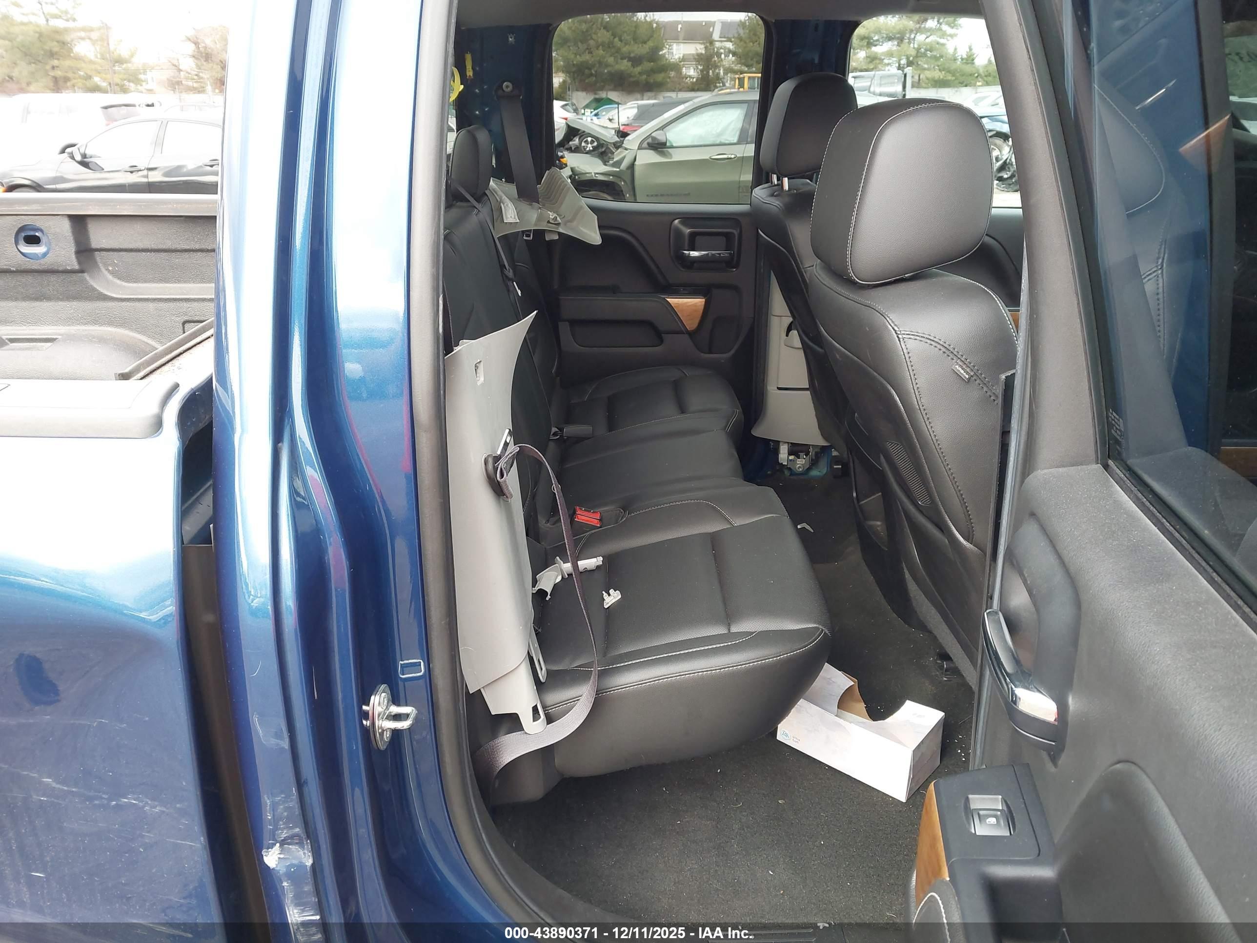 CHEVROLET SILVERADO image 8