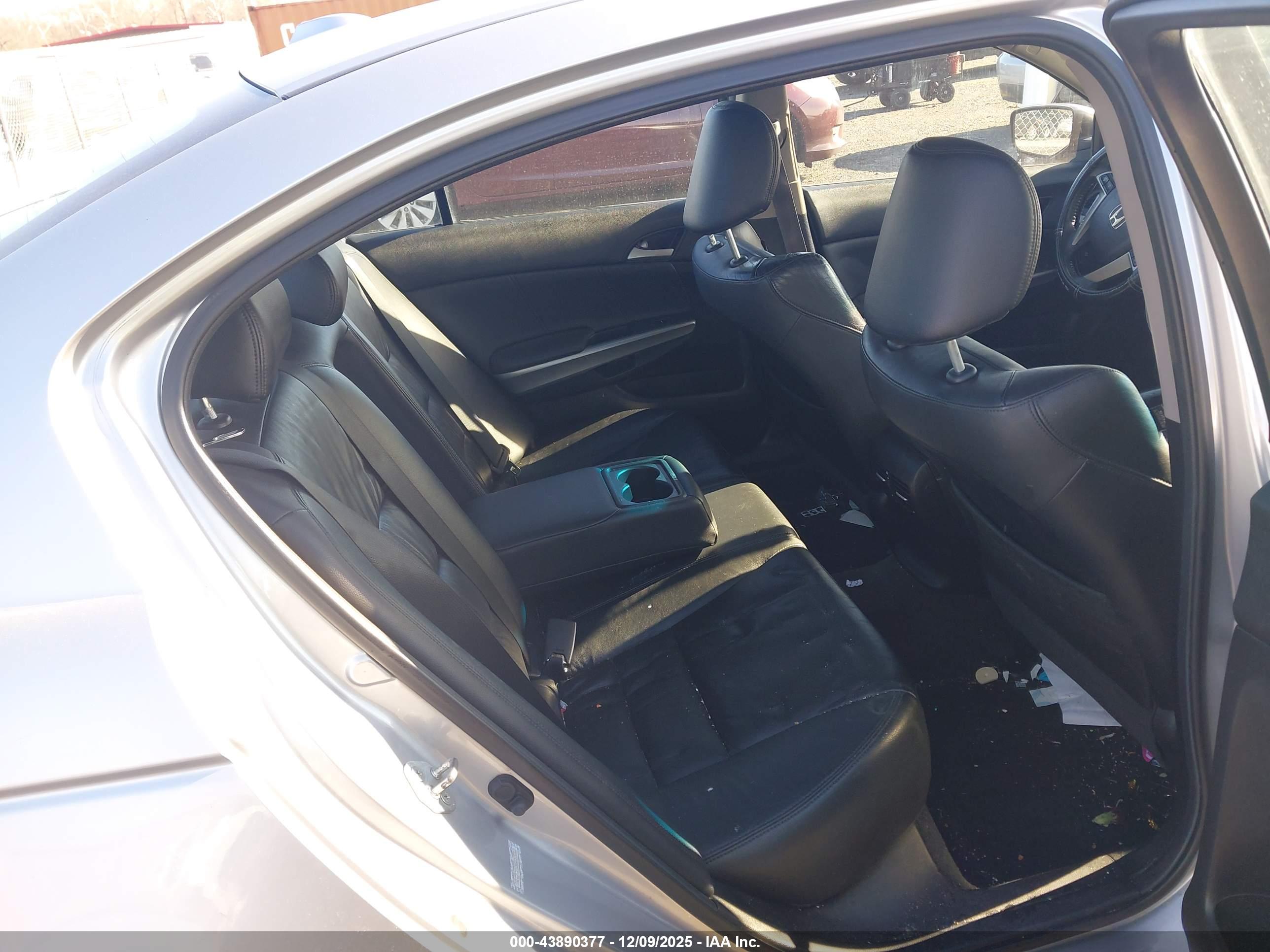 HONDA ACCORD image 8