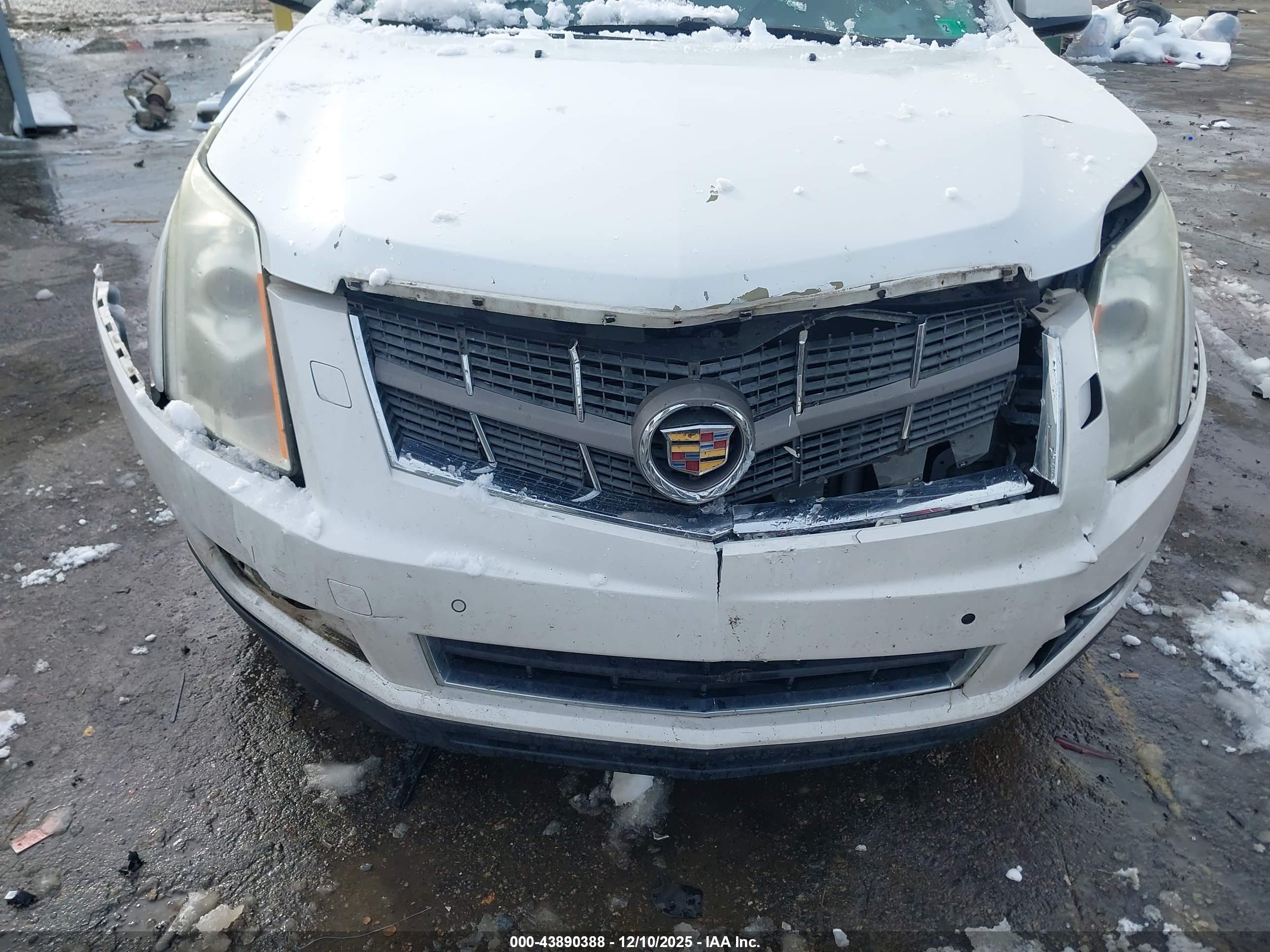 CADILLAC SRX image 6