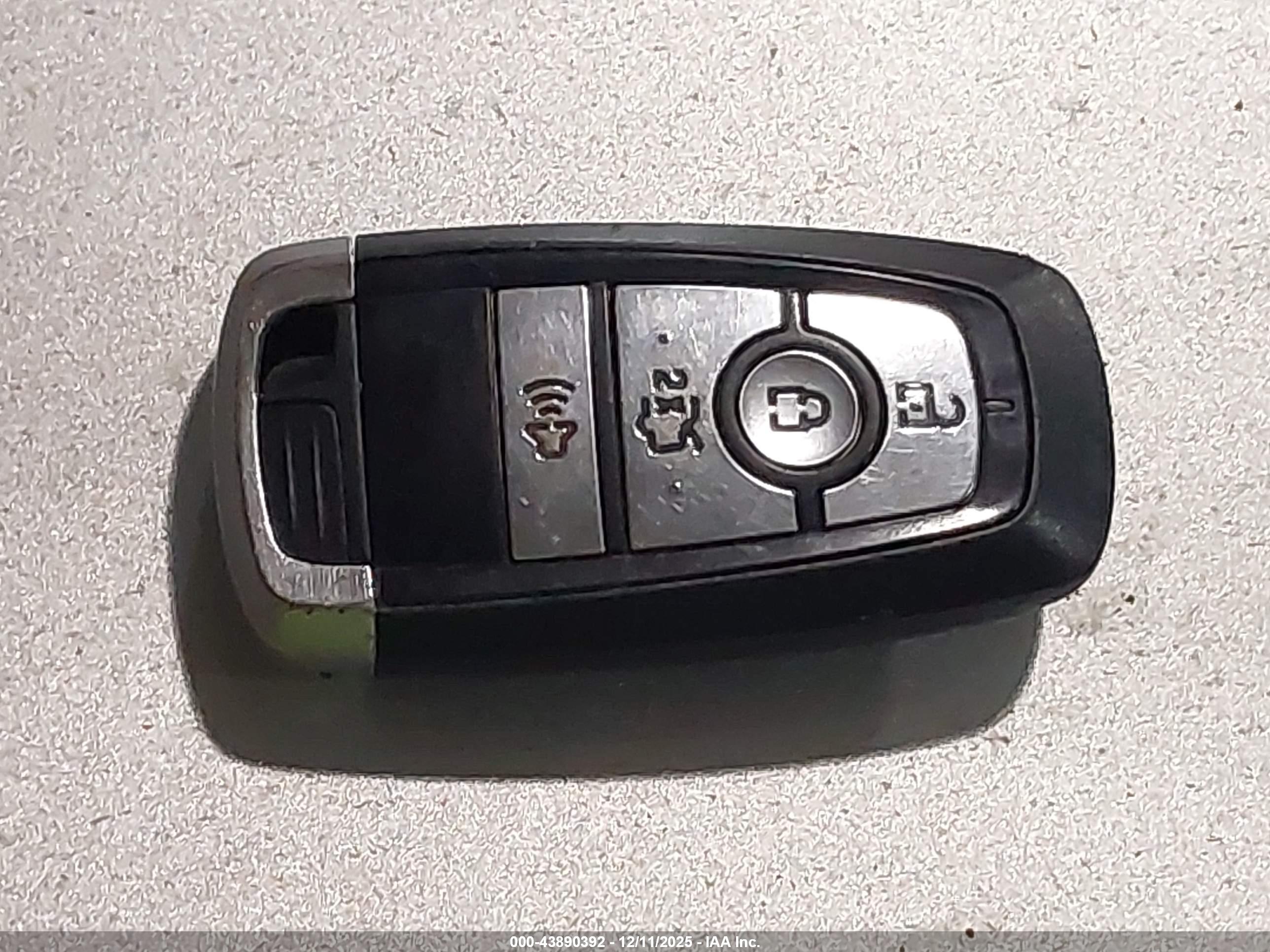 FORD FUSION image 11