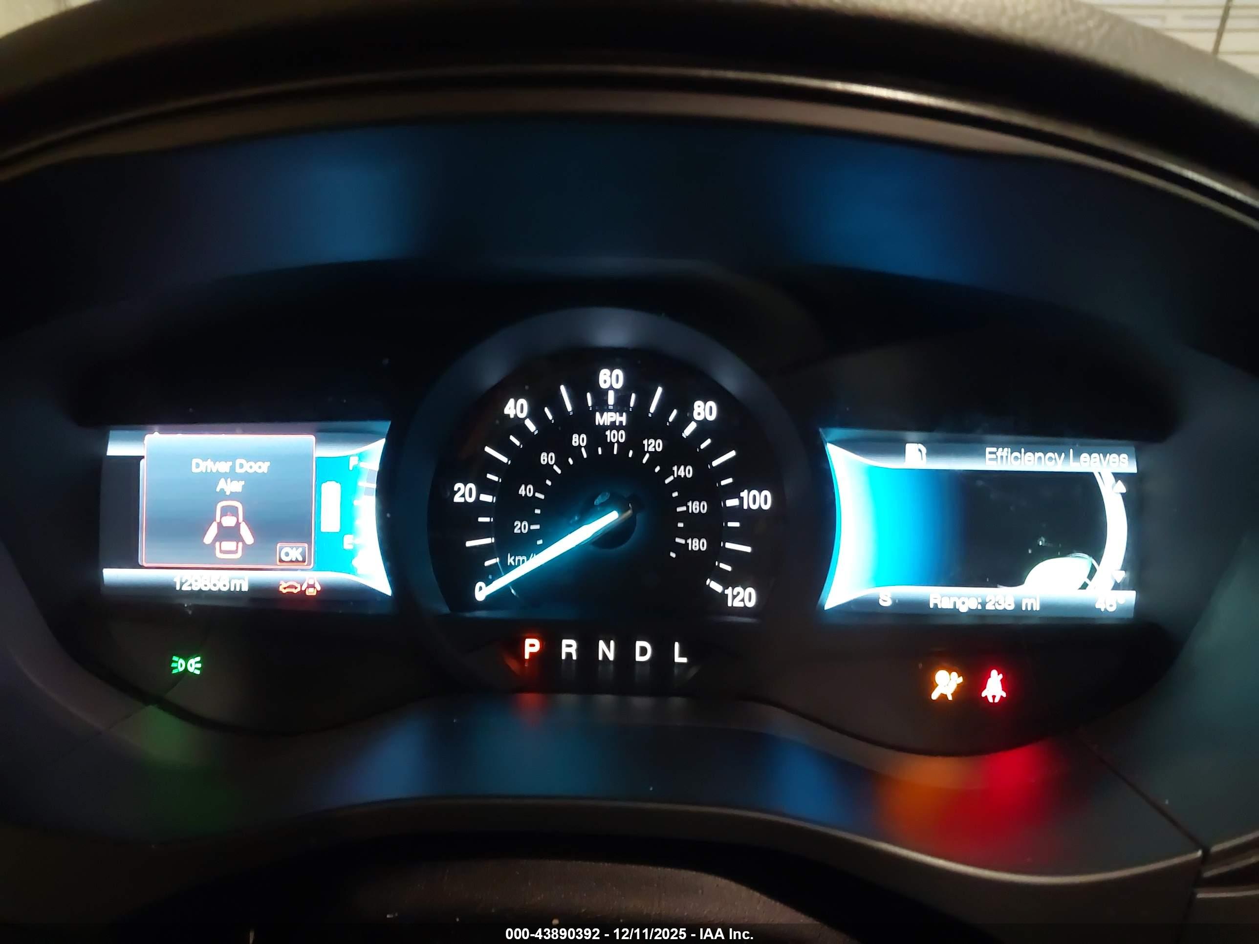 FORD FUSION image 7