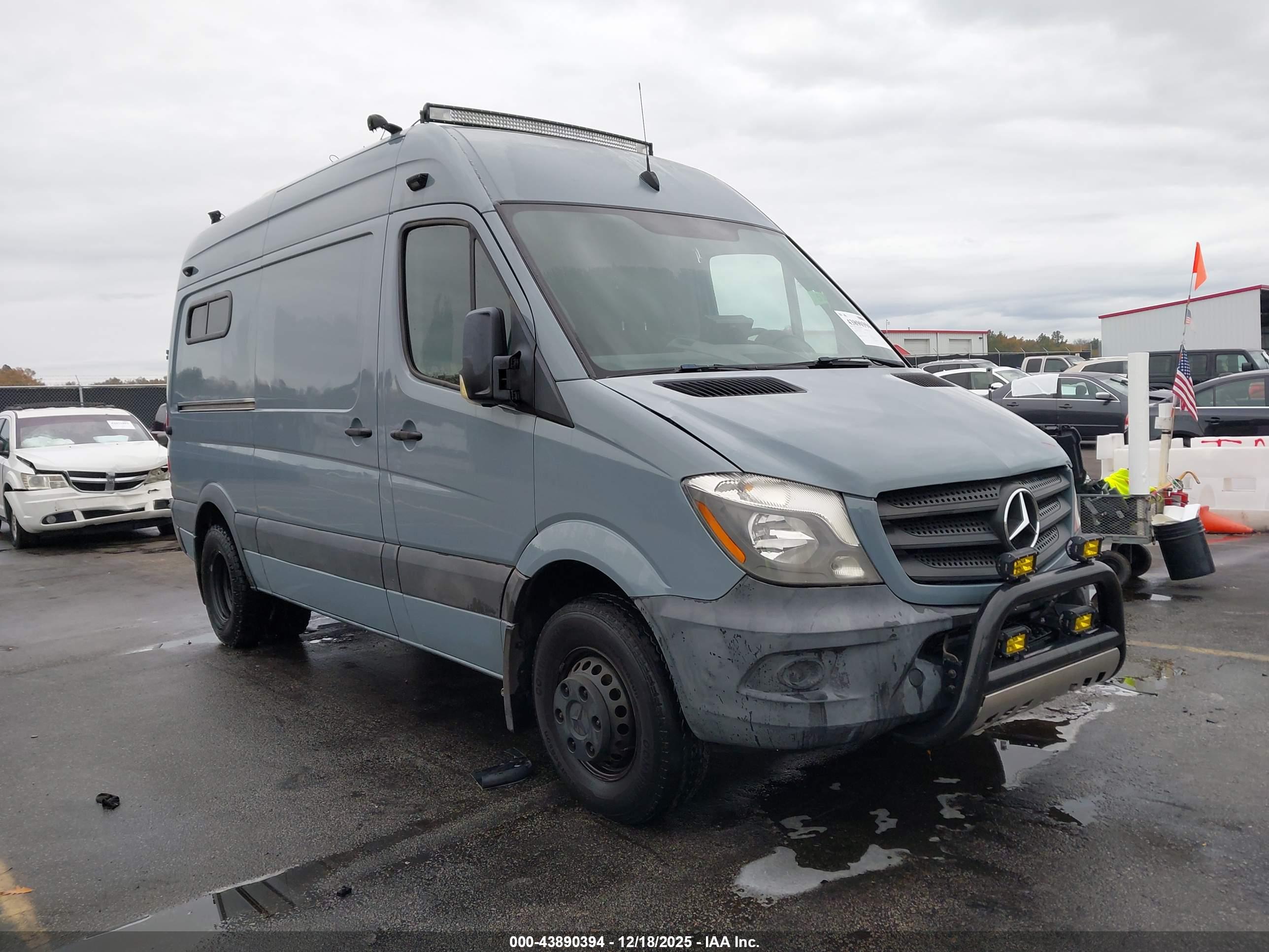 MERCEDES-BENZ SPRINTER image 2