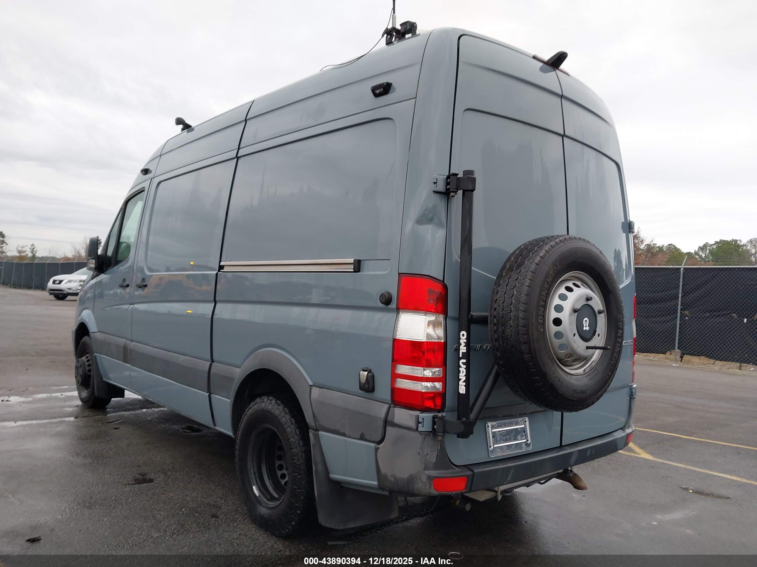 MERCEDES-BENZ SPRINTER image 4