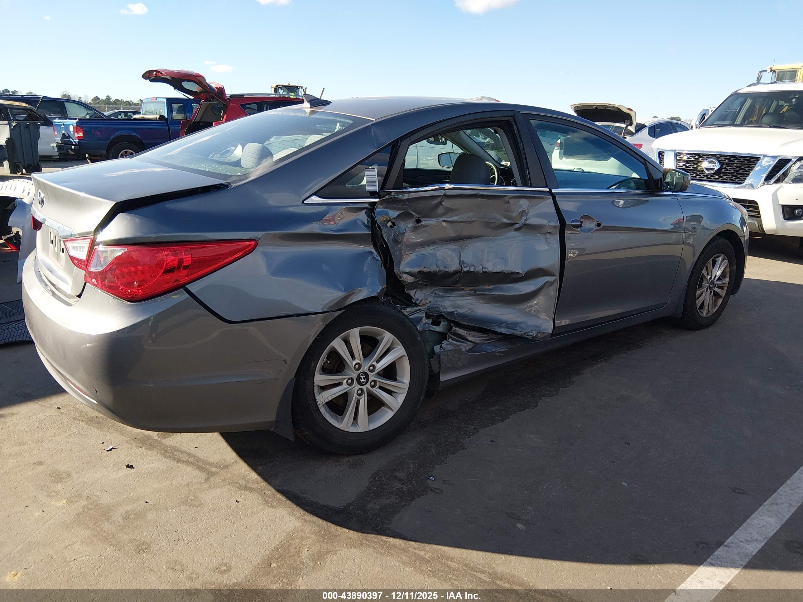 HYUNDAI SONATA image 4