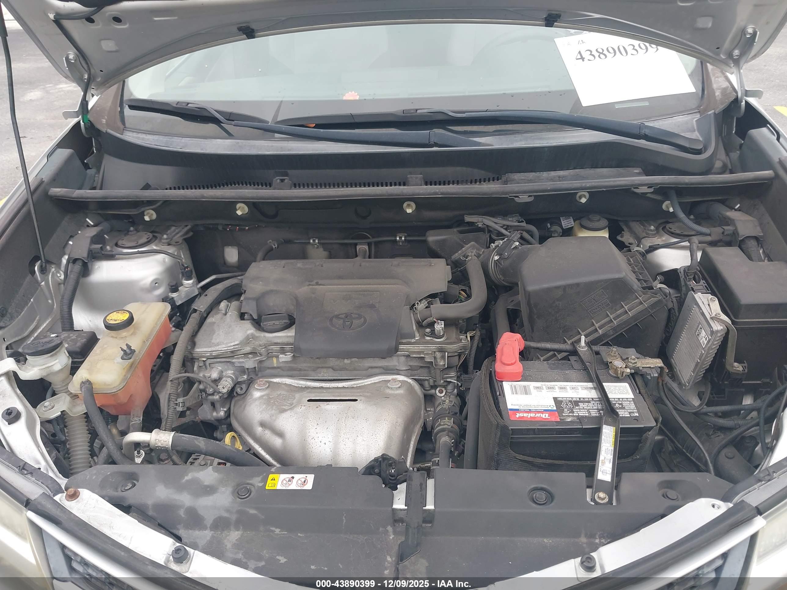 TOYOTA RAV4 image 10