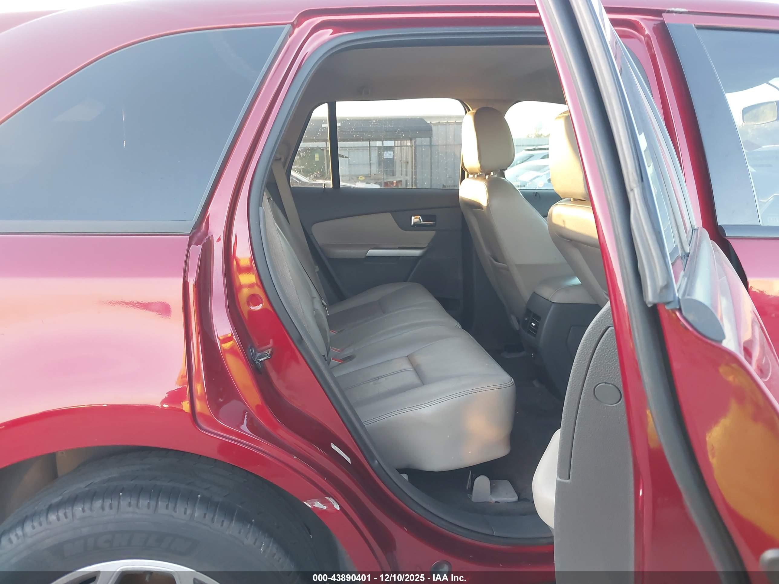 FORD EDGE image 8
