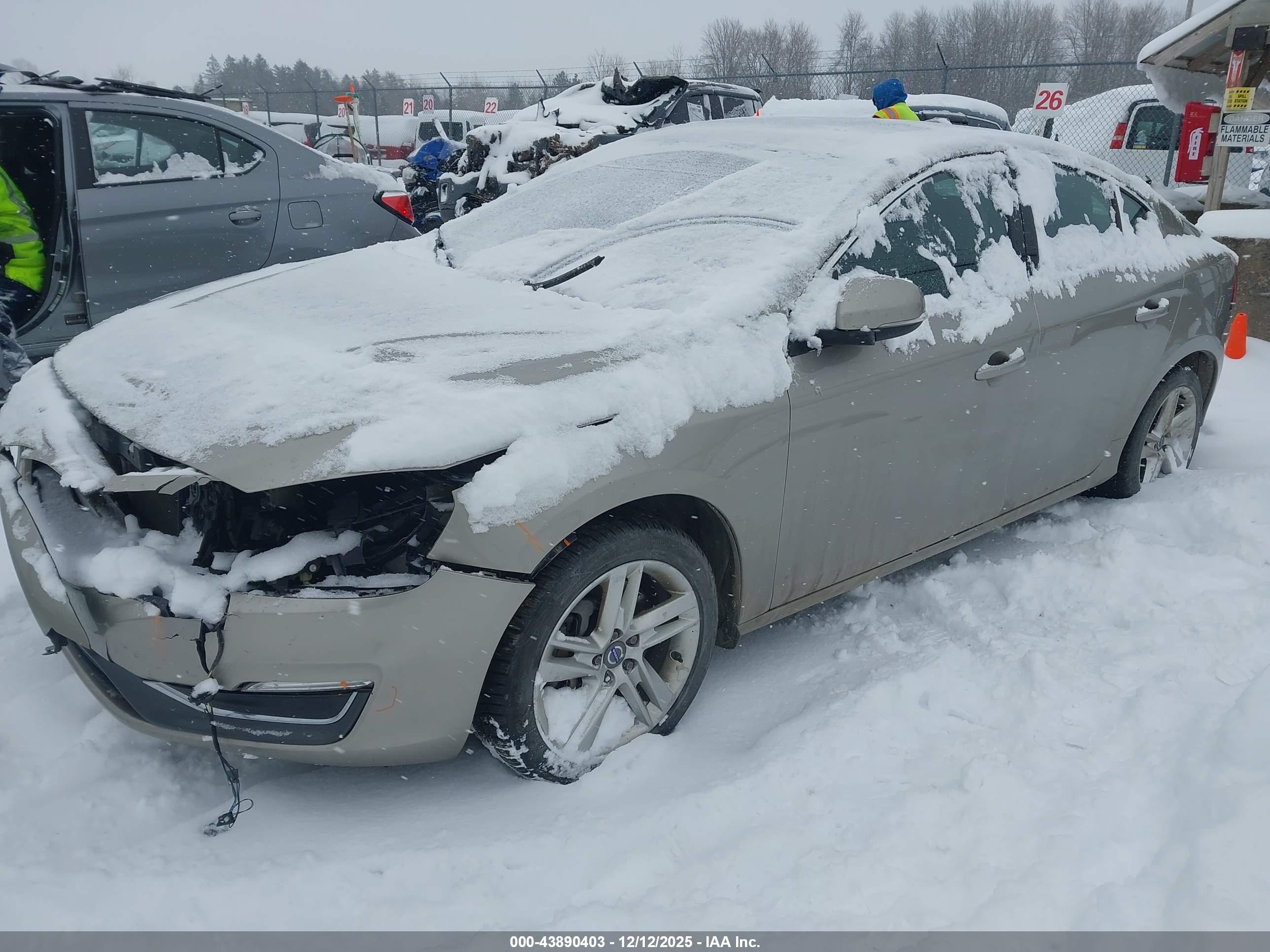 VOLVO S60 image 2