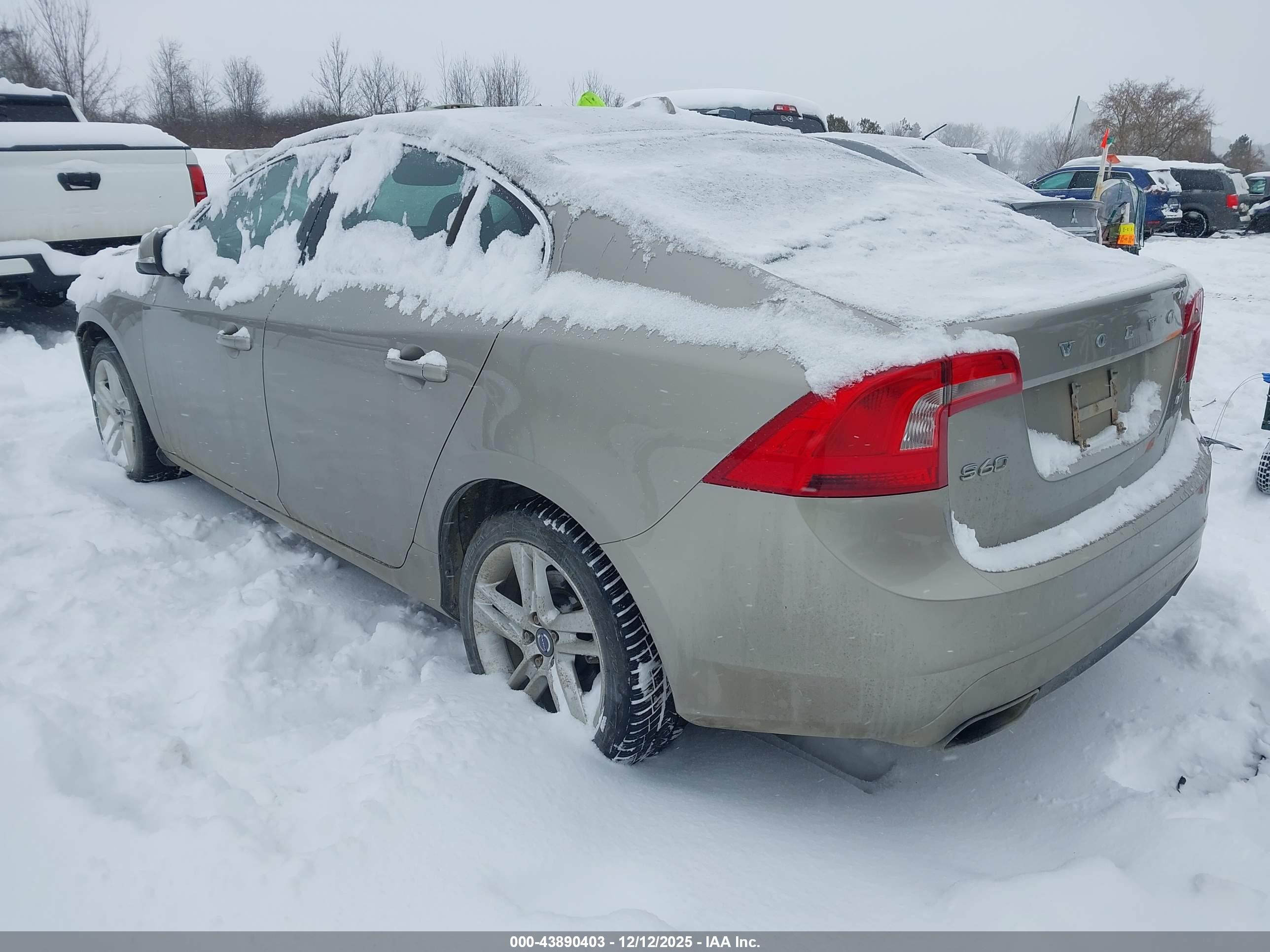 VOLVO S60 image 3
