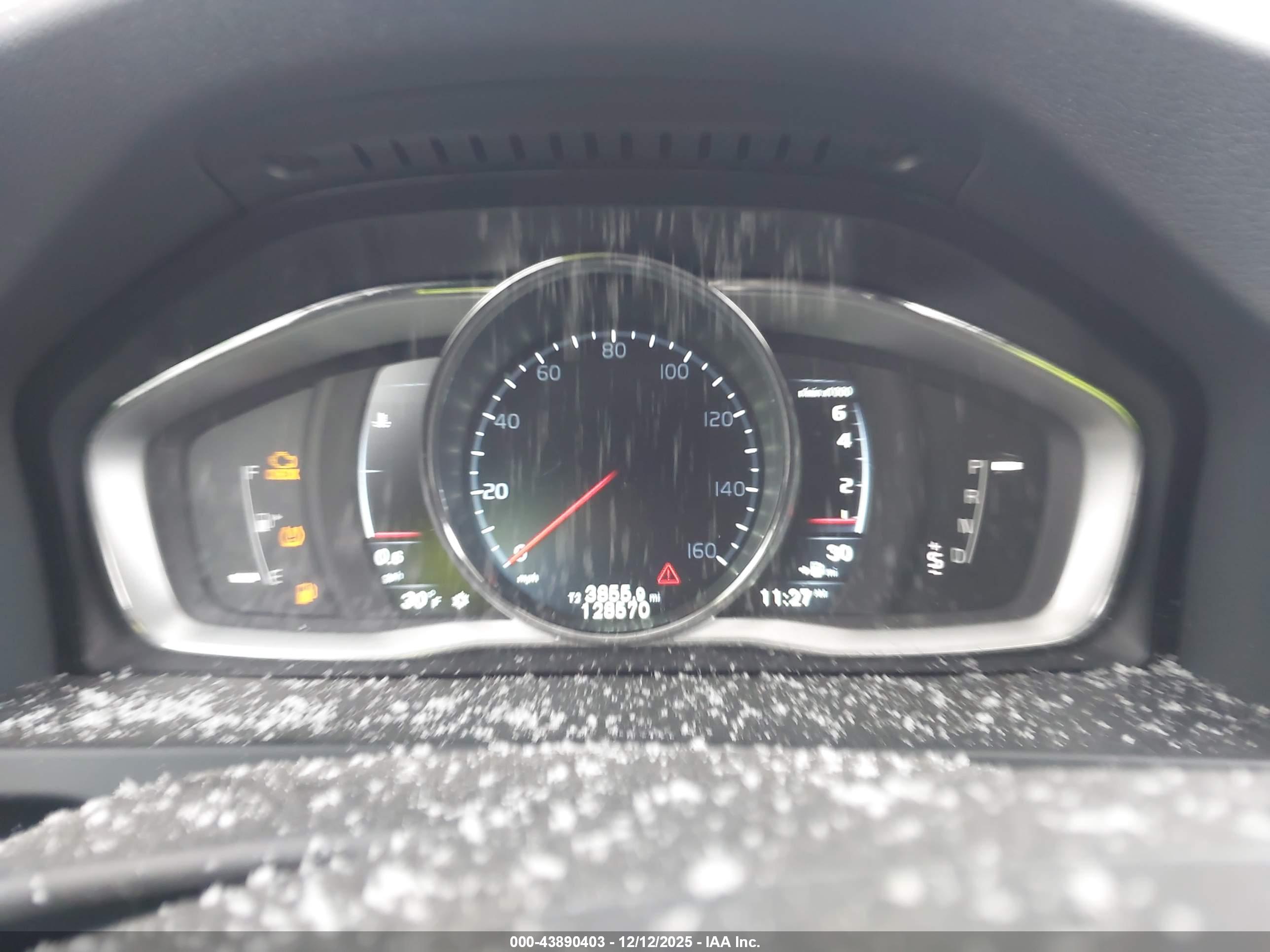 VOLVO S60 image 7
