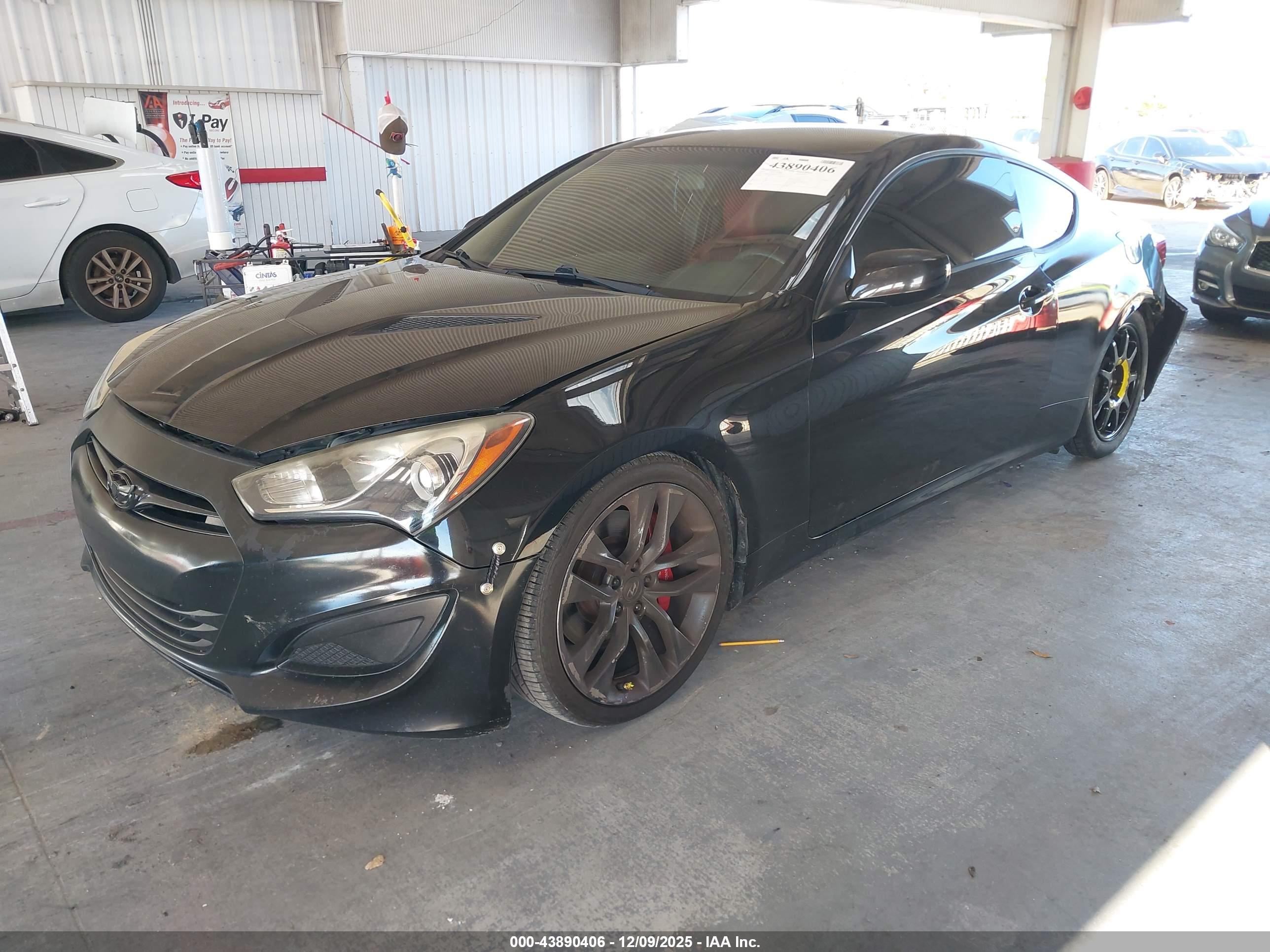 HYUNDAI GENESIS image 2
