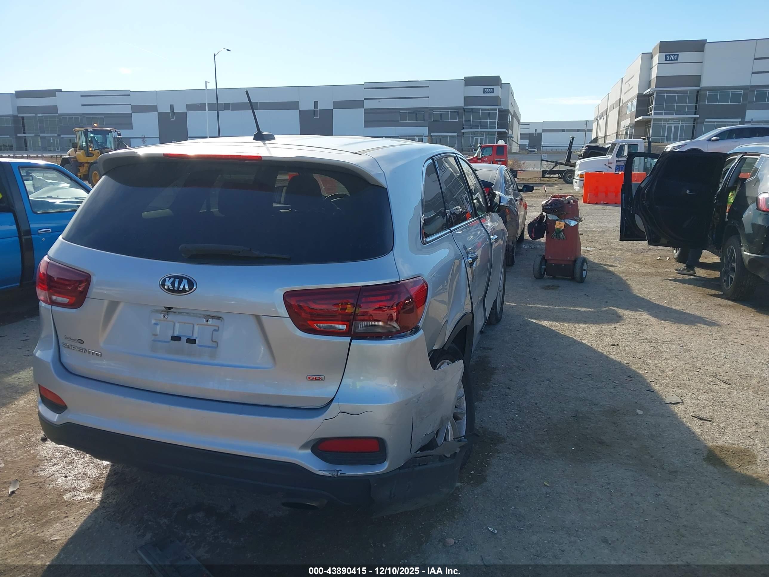KIA SORENTO image 4