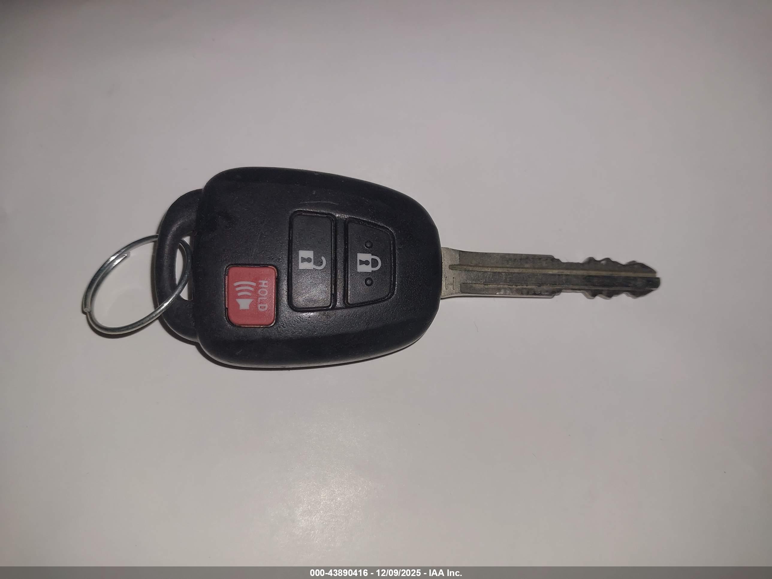 TOYOTA RAV4 image 11