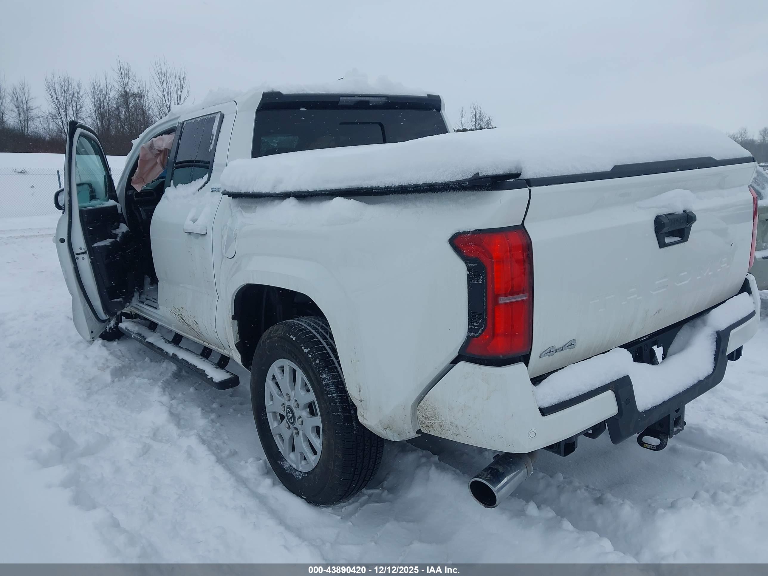 TOYOTA TACOMA image 3