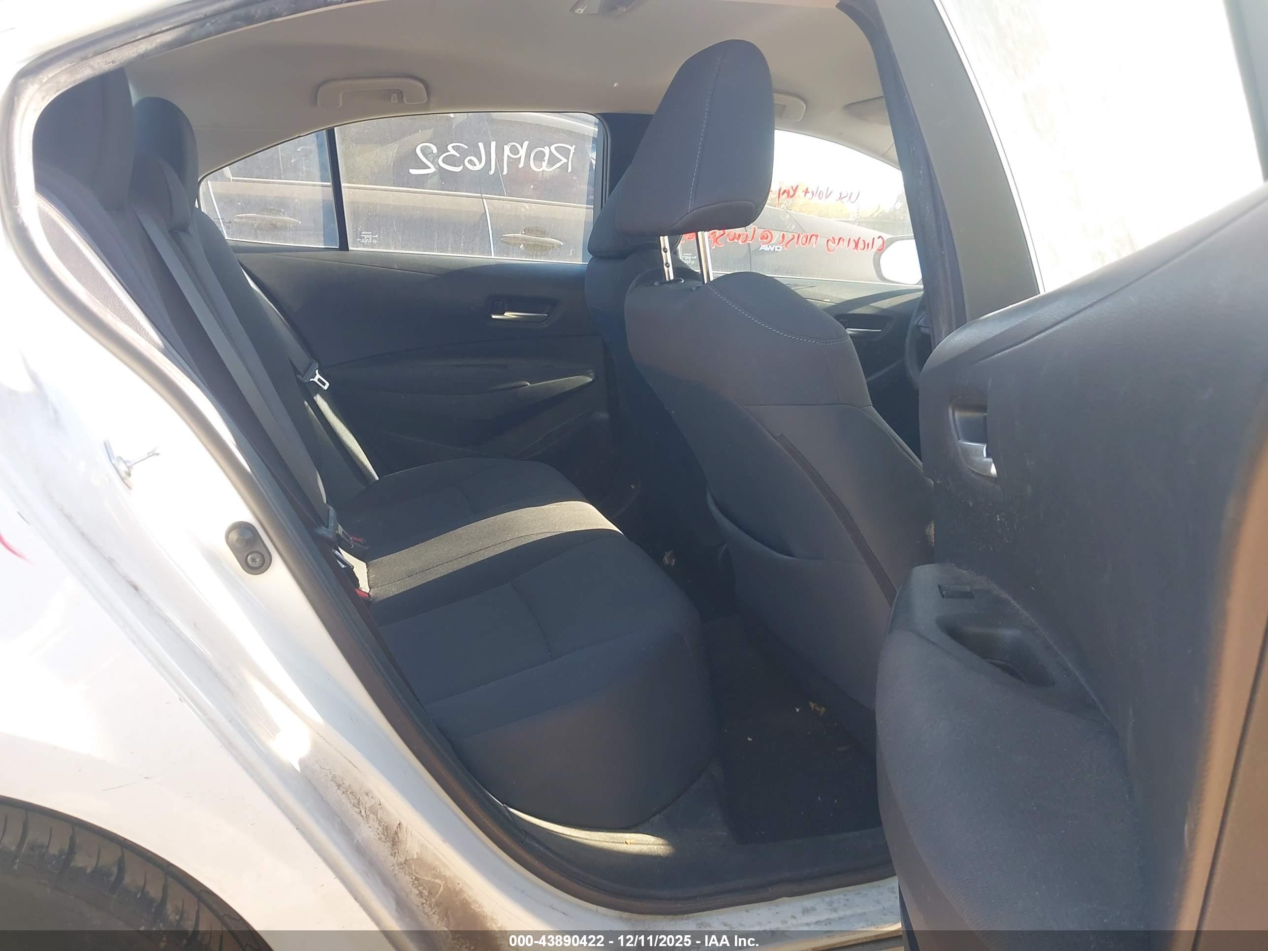 TOYOTA COROLLA image 8