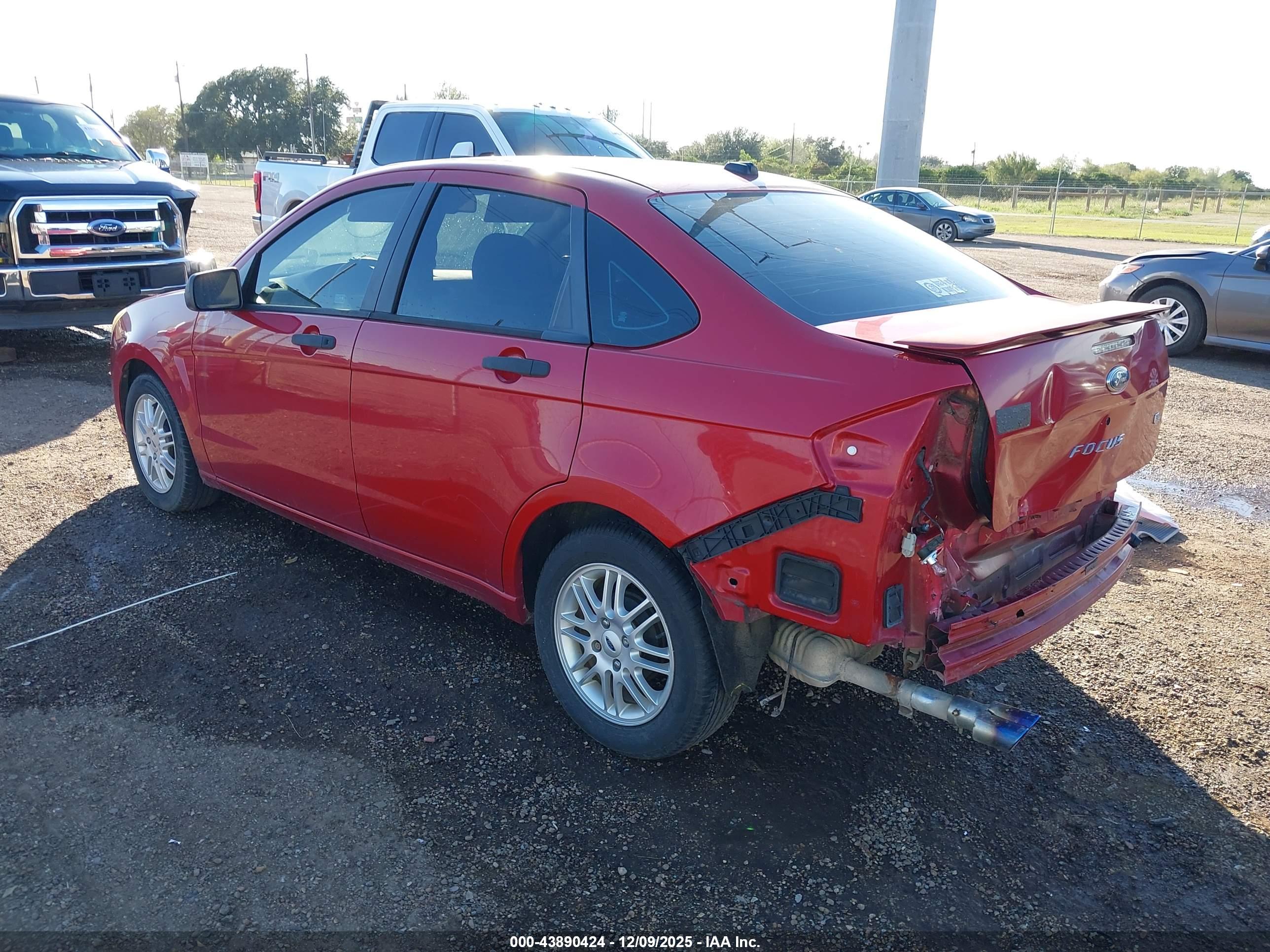 FORD FOCUS image 3