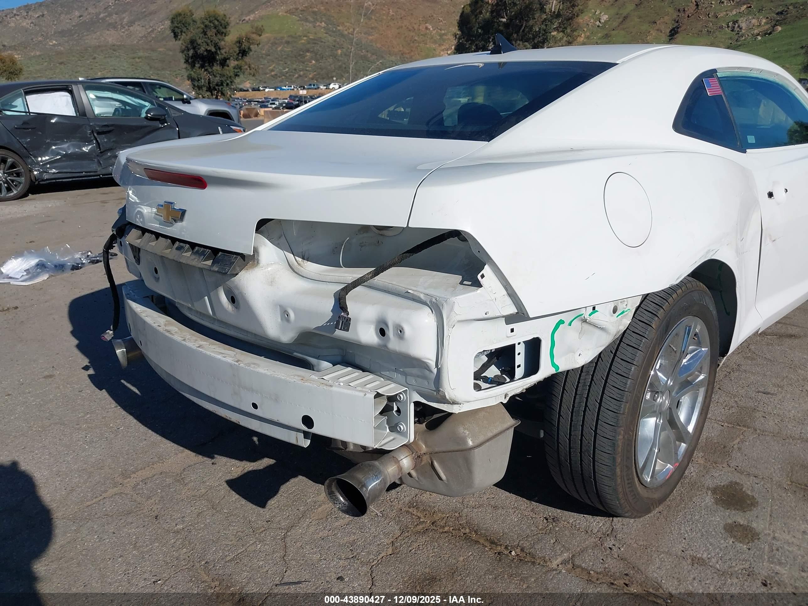 CHEVROLET CAMARO image 6