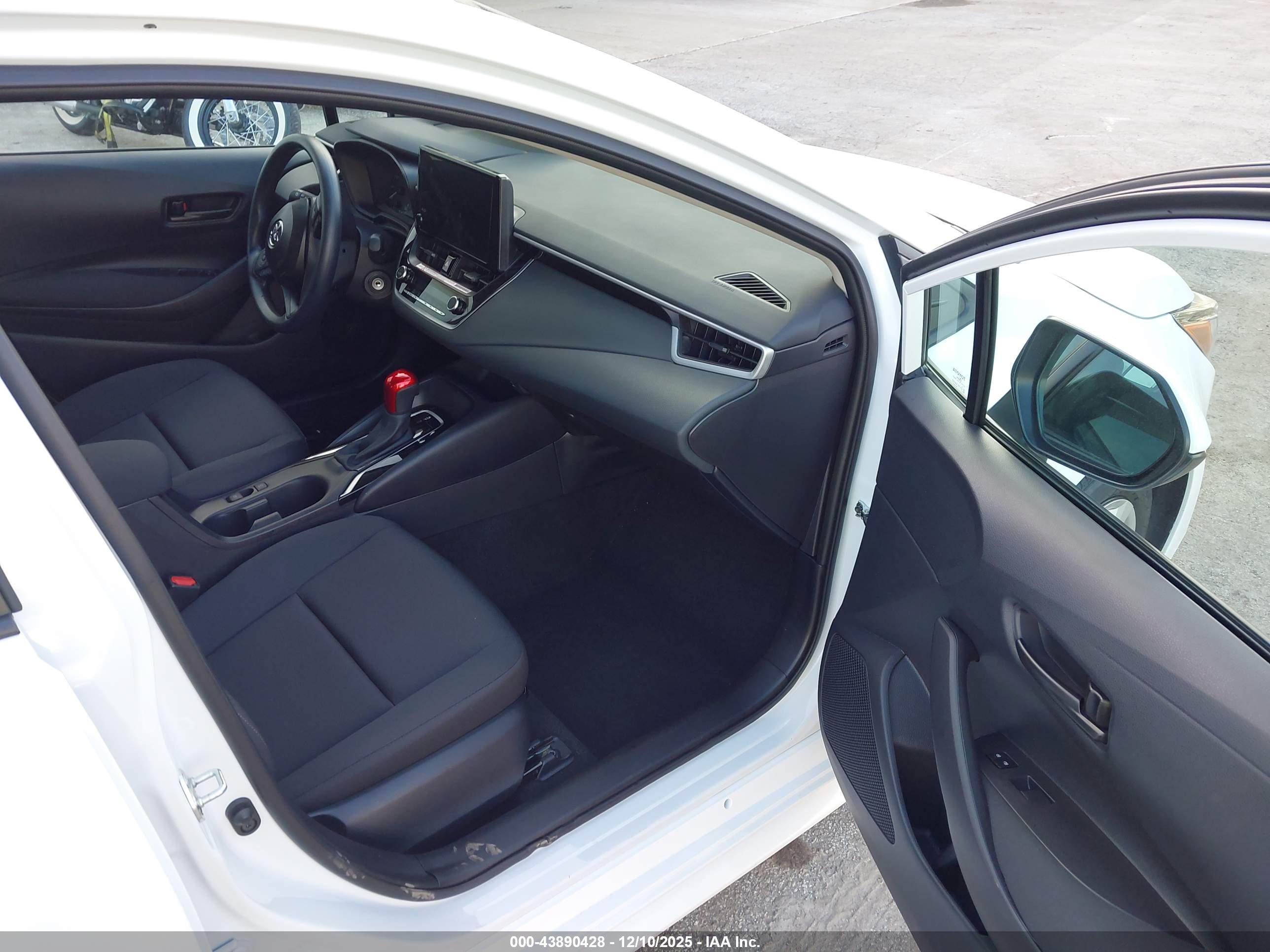 TOYOTA COROLLA image 5