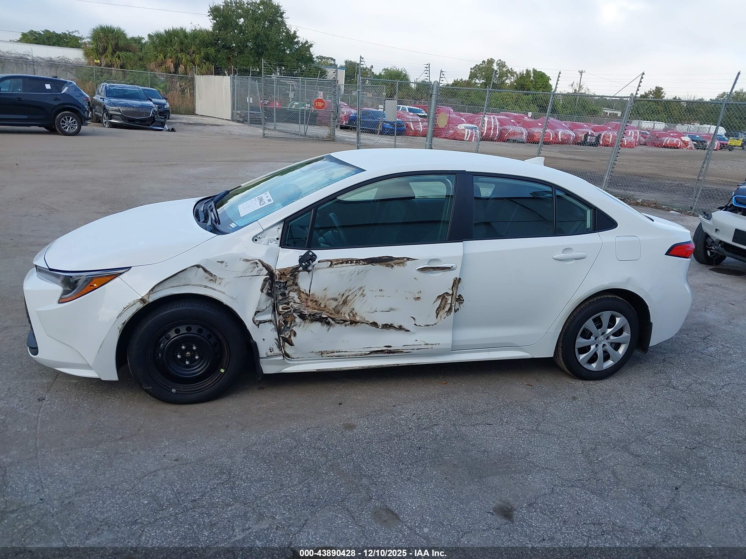TOYOTA COROLLA image 6
