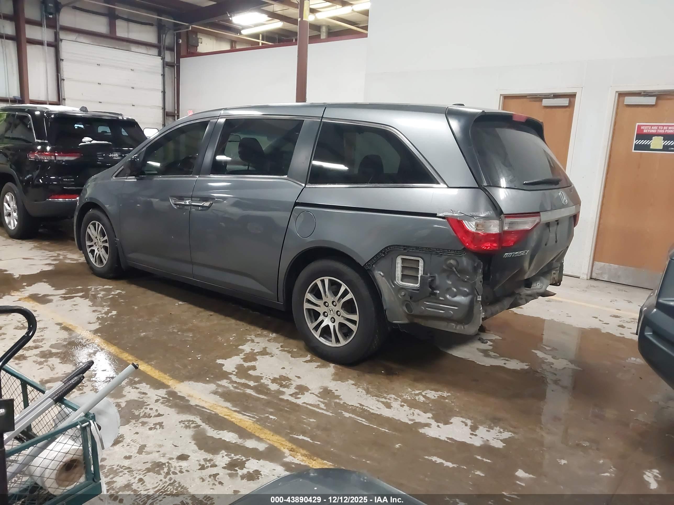 HONDA ODYSSEY image 3