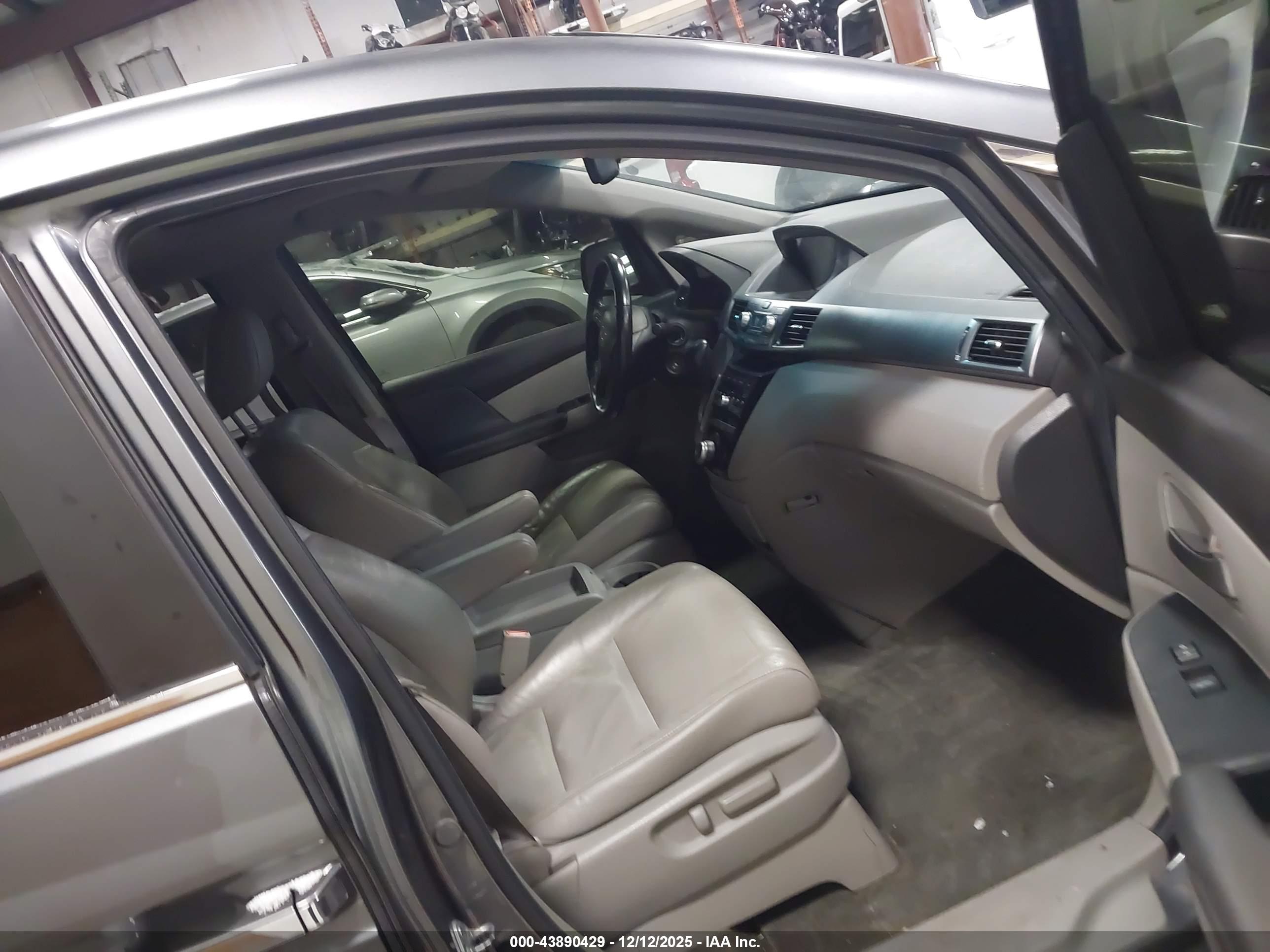 HONDA ODYSSEY image 5