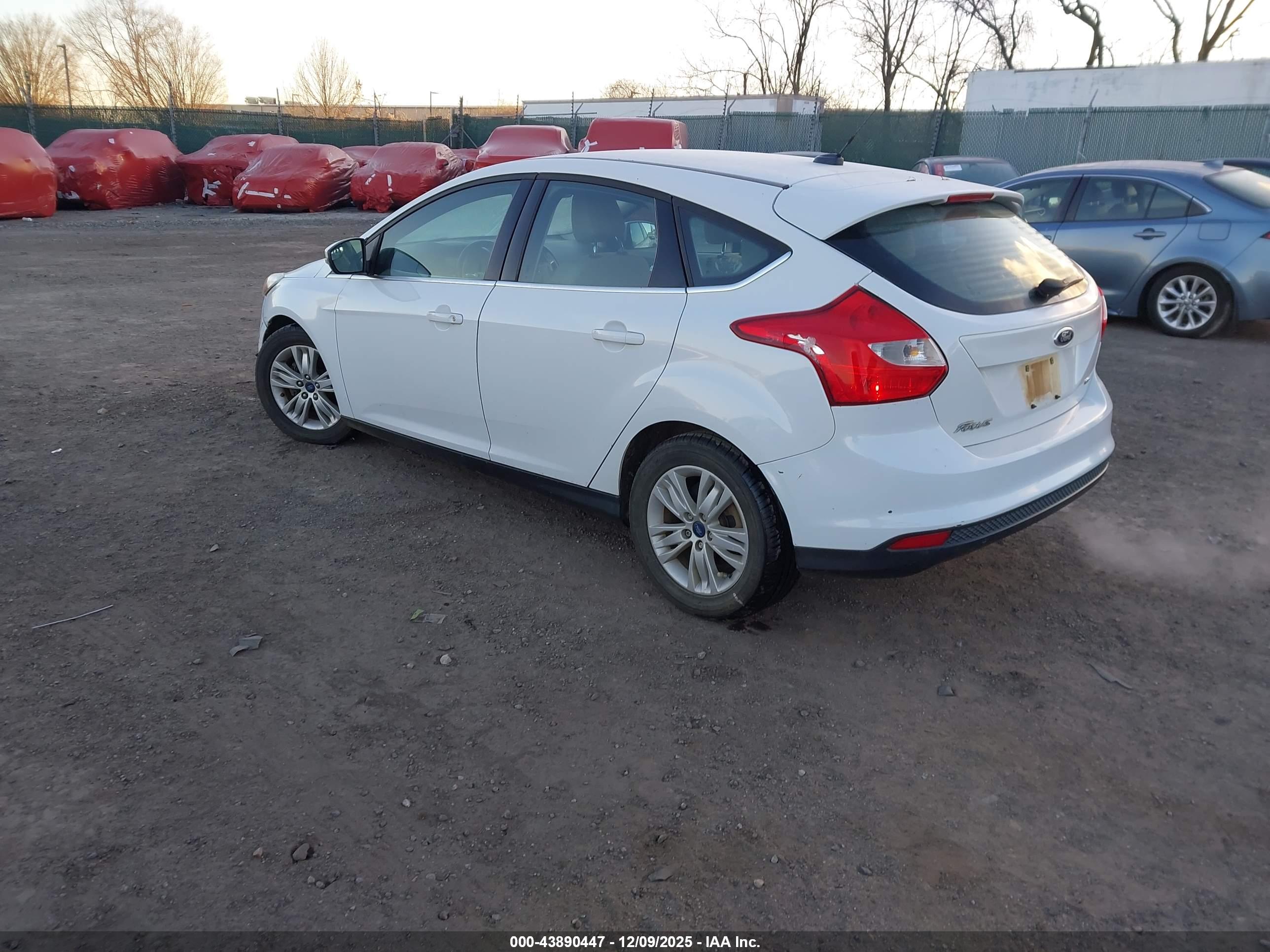 FORD FOCUS image 3