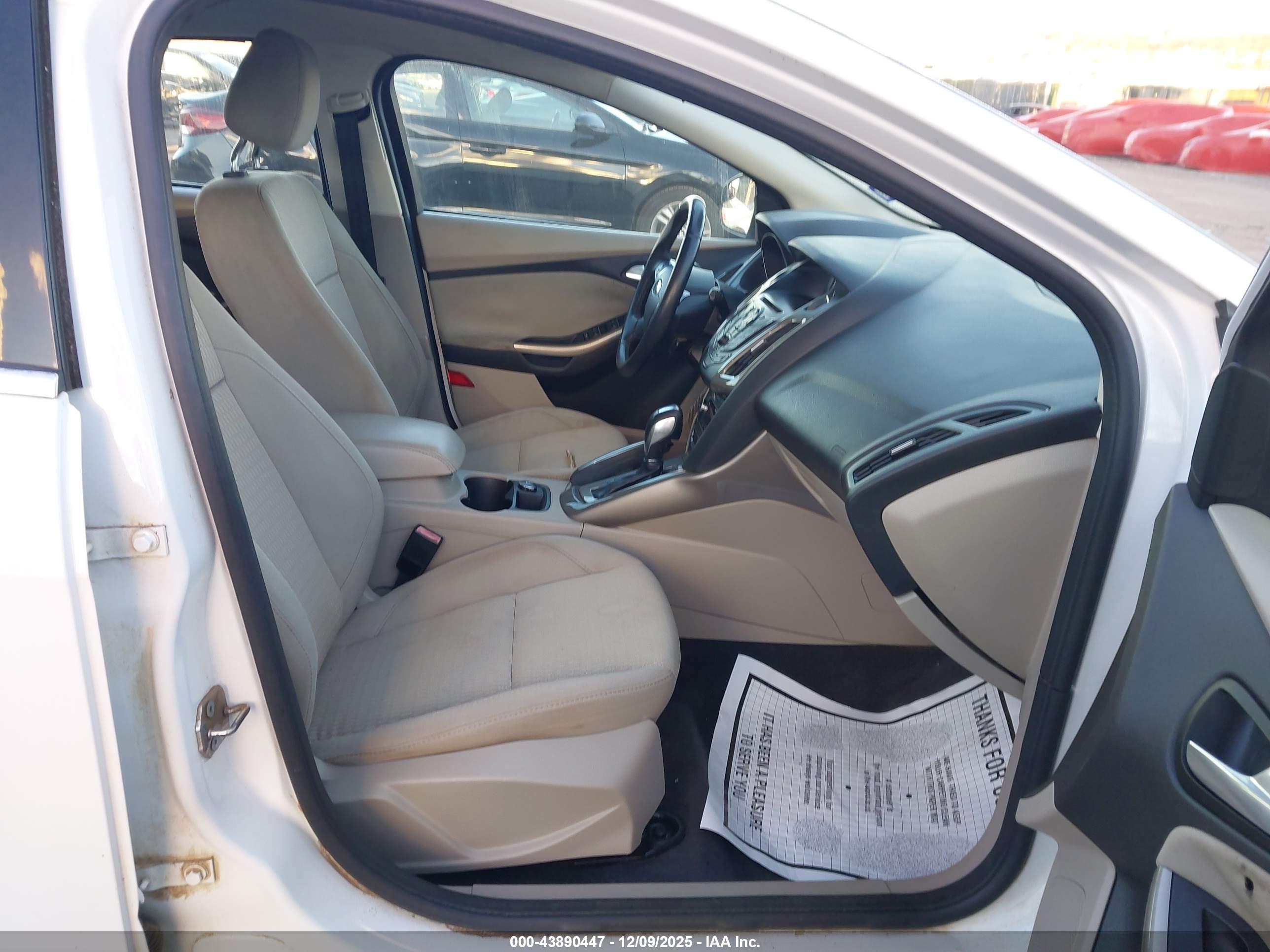 FORD FOCUS image 5