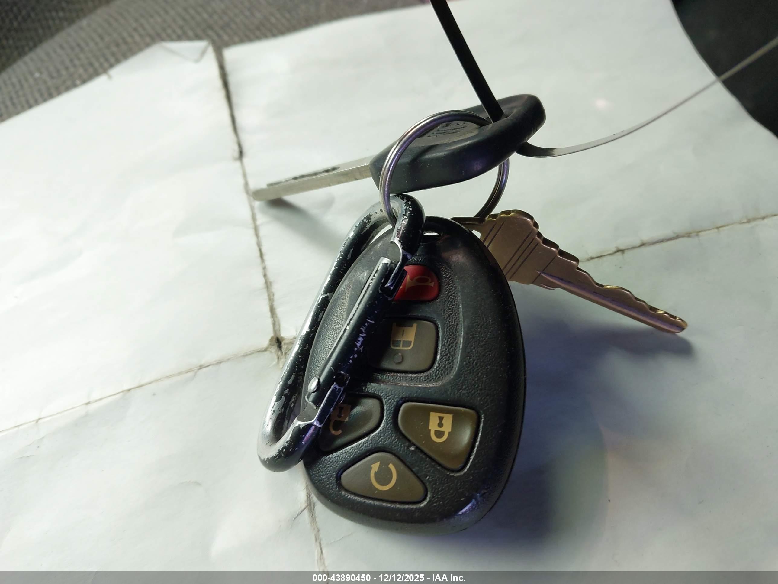 CHEVROLET EXPRESS image 11