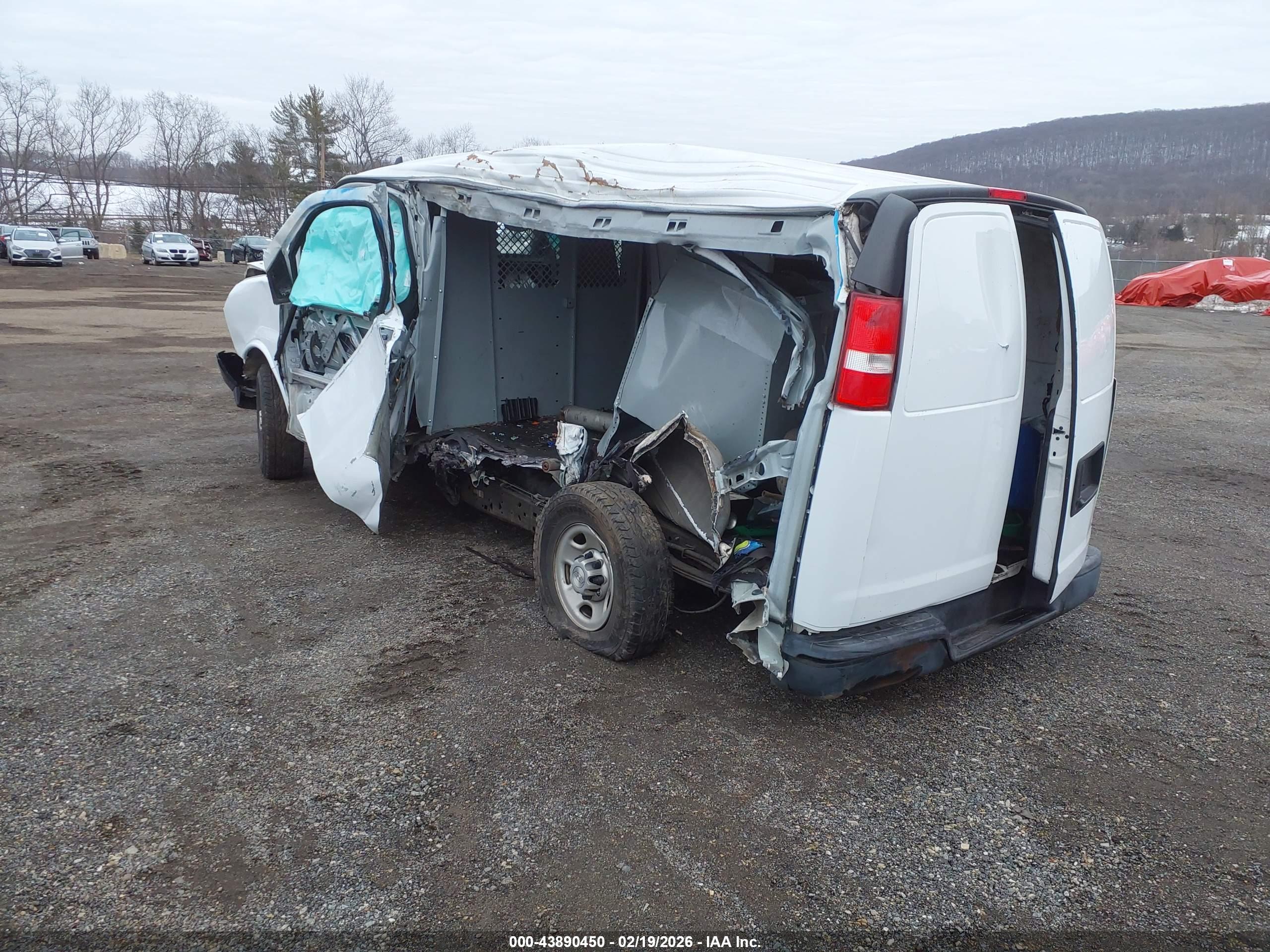 CHEVROLET EXPRESS image 3