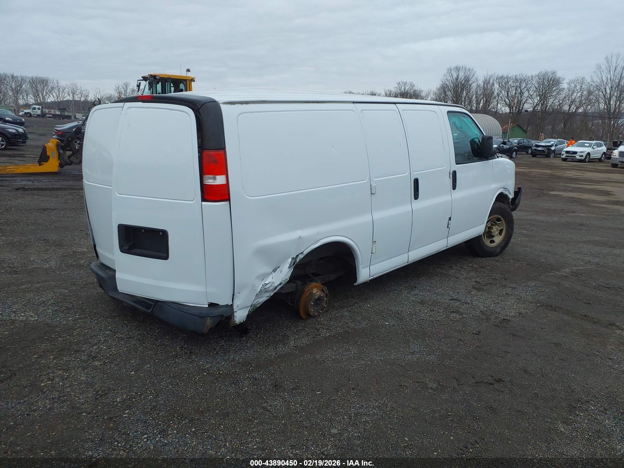 CHEVROLET EXPRESS image 4