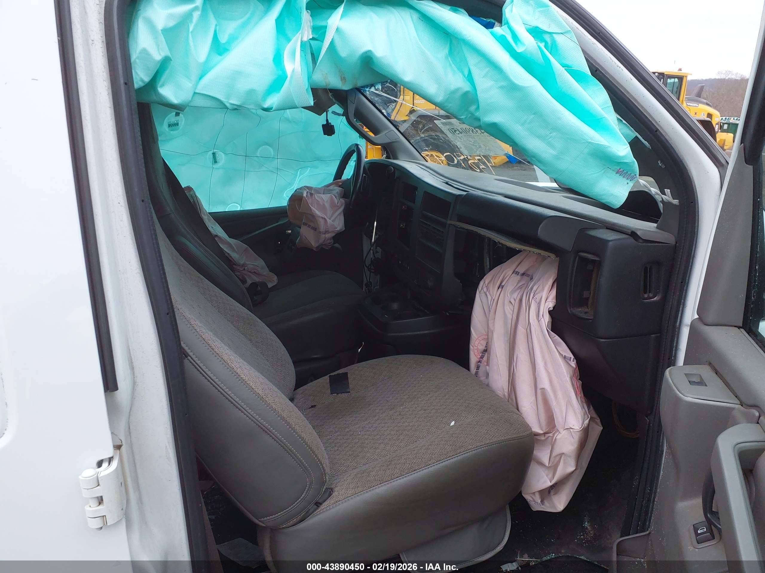 CHEVROLET EXPRESS image 5