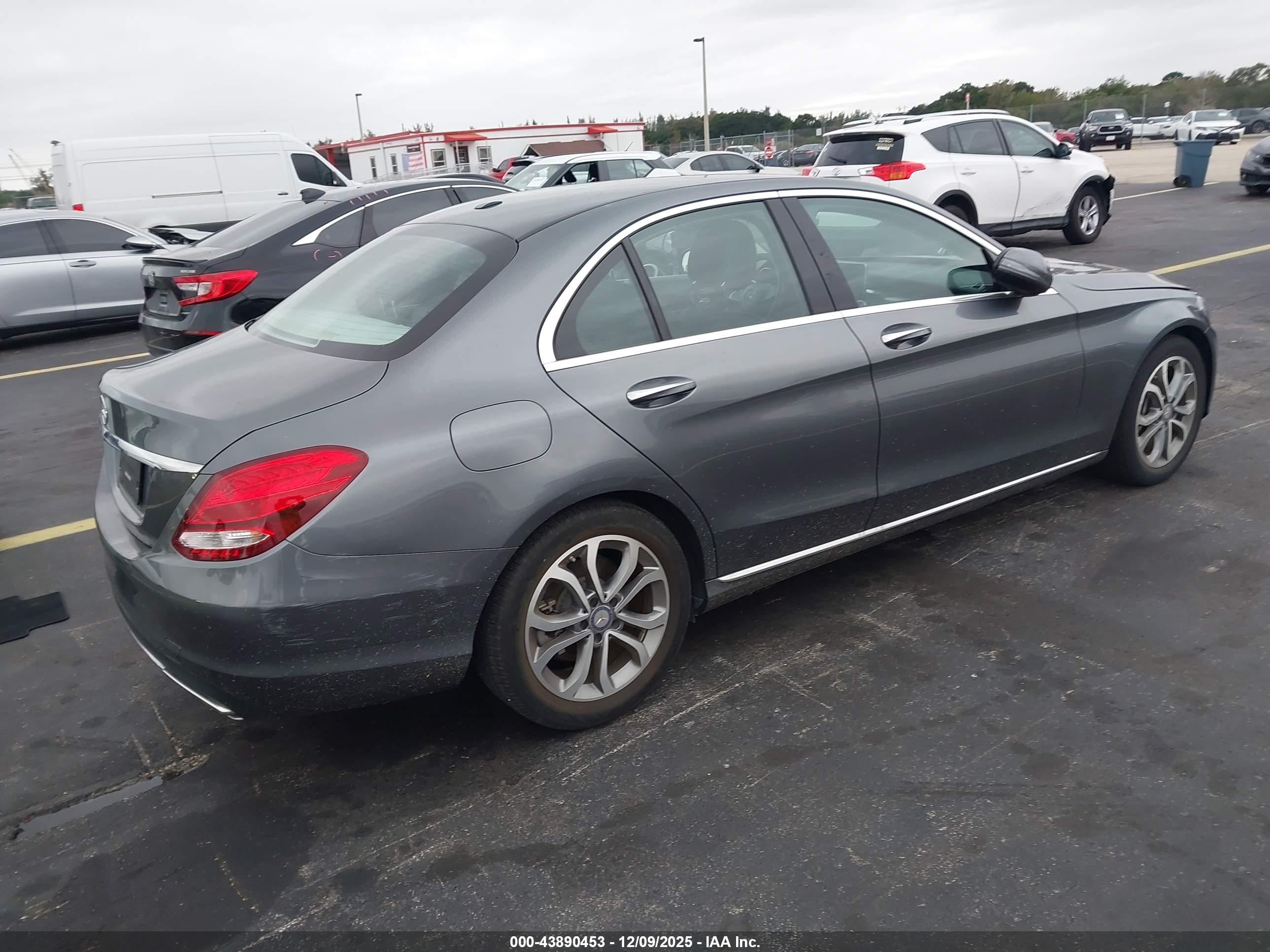 MERCEDES-BENZ C image 4