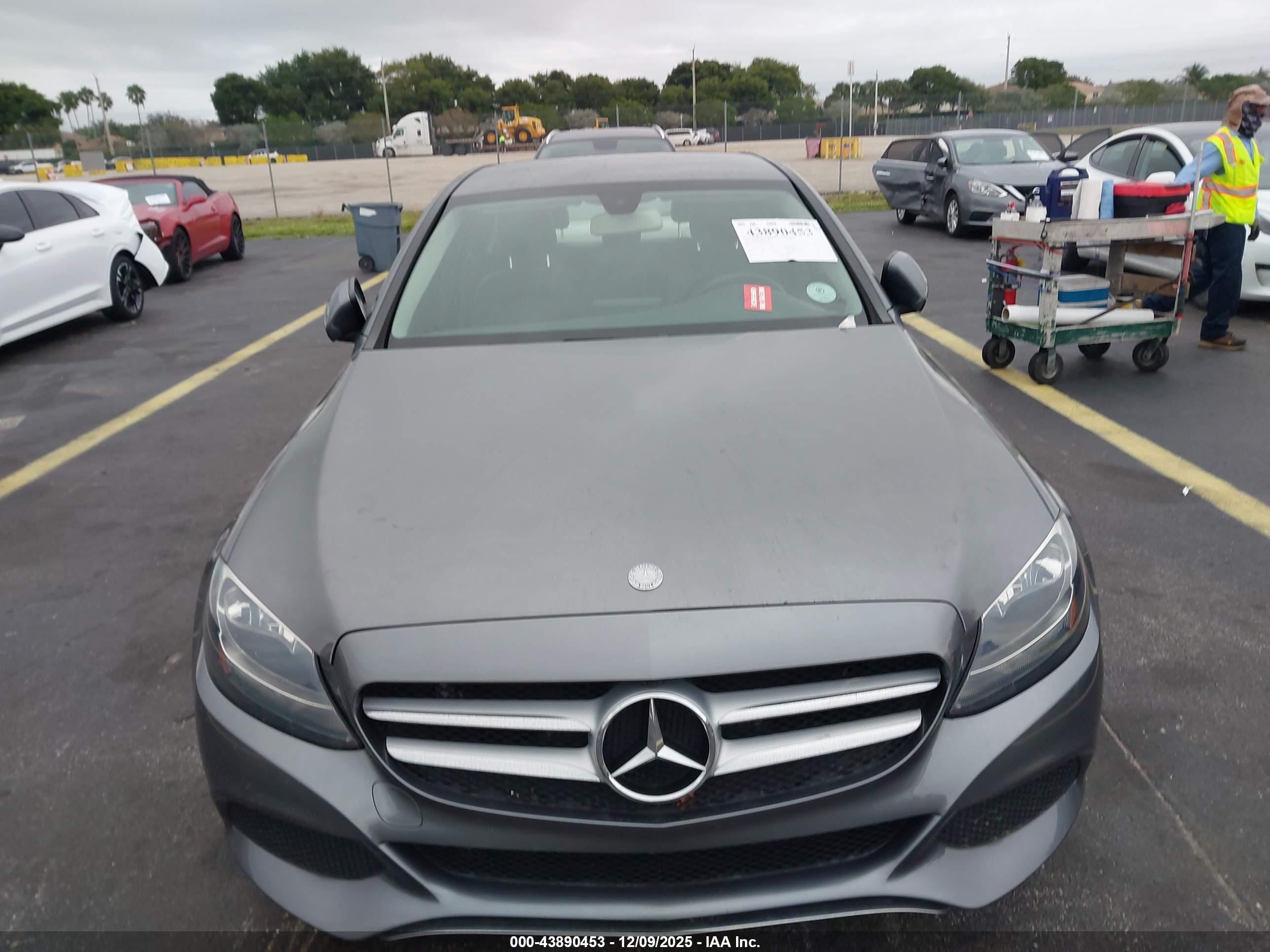 MERCEDES-BENZ C image 6