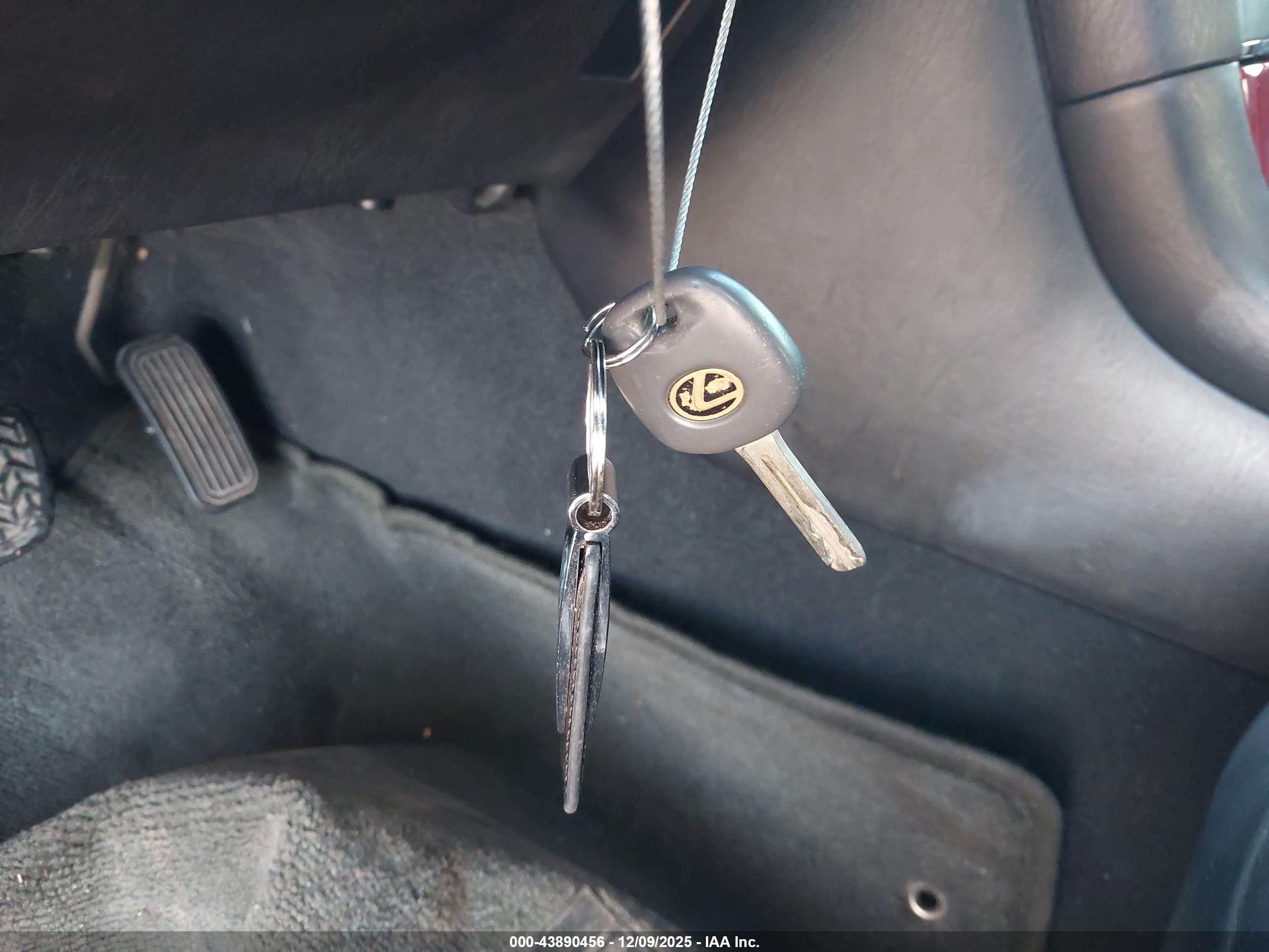 LEXUS ES image 11