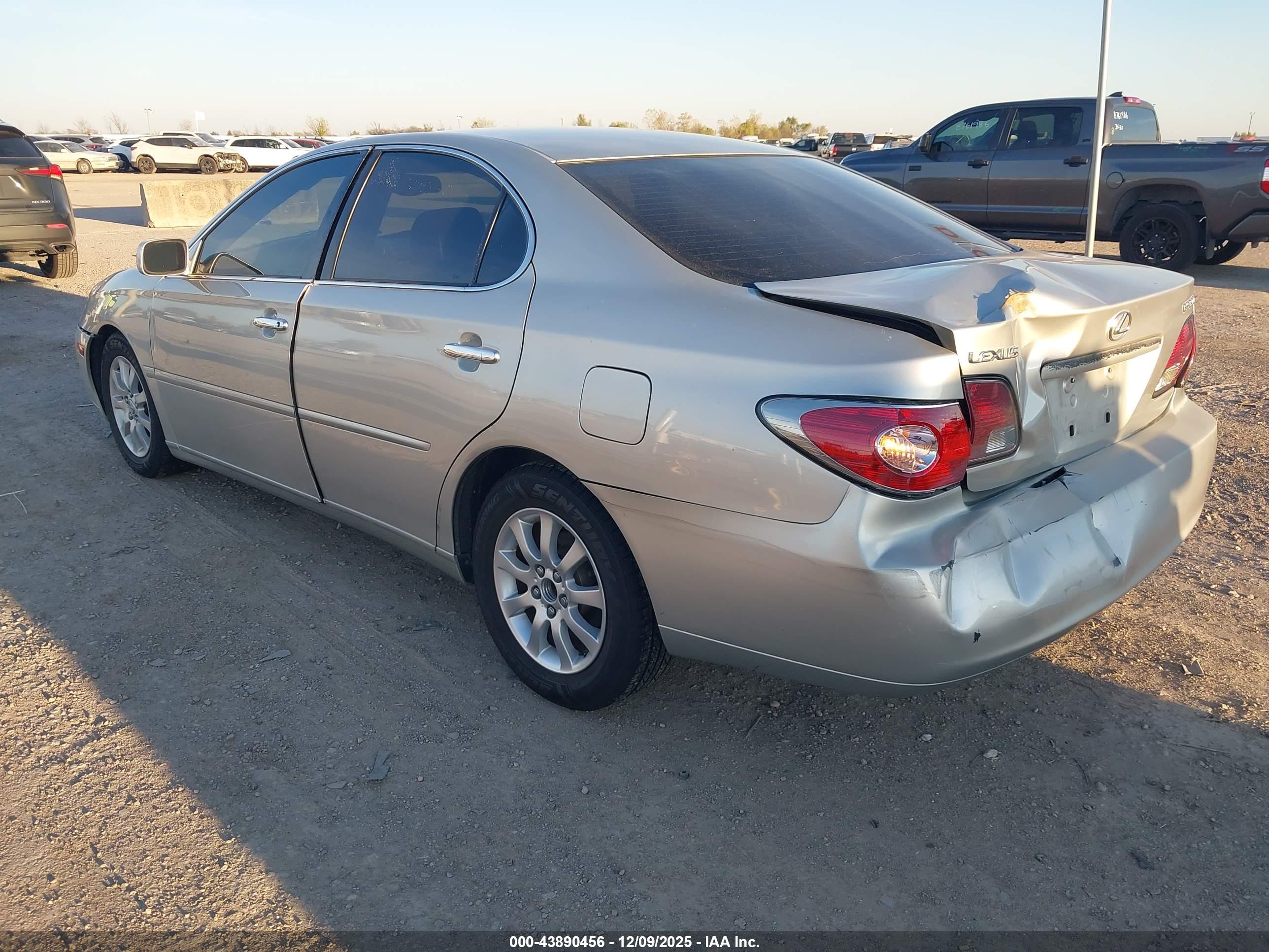 LEXUS ES image 3