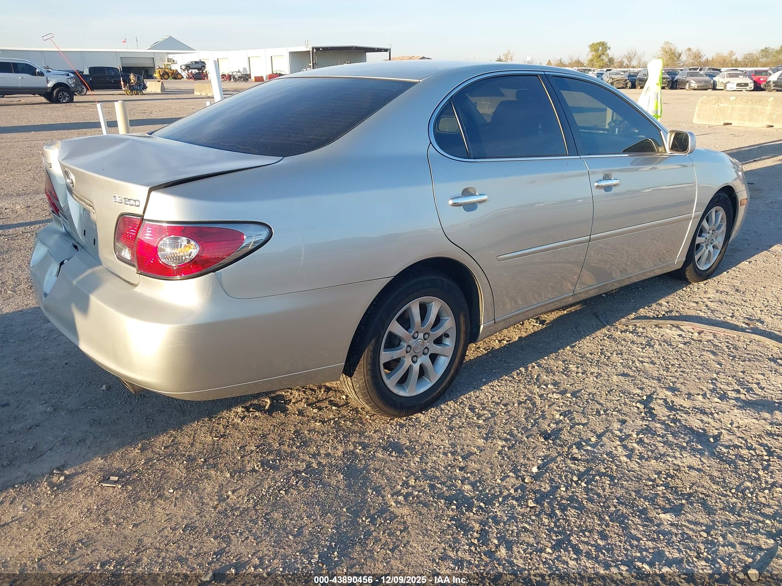 LEXUS ES image 4