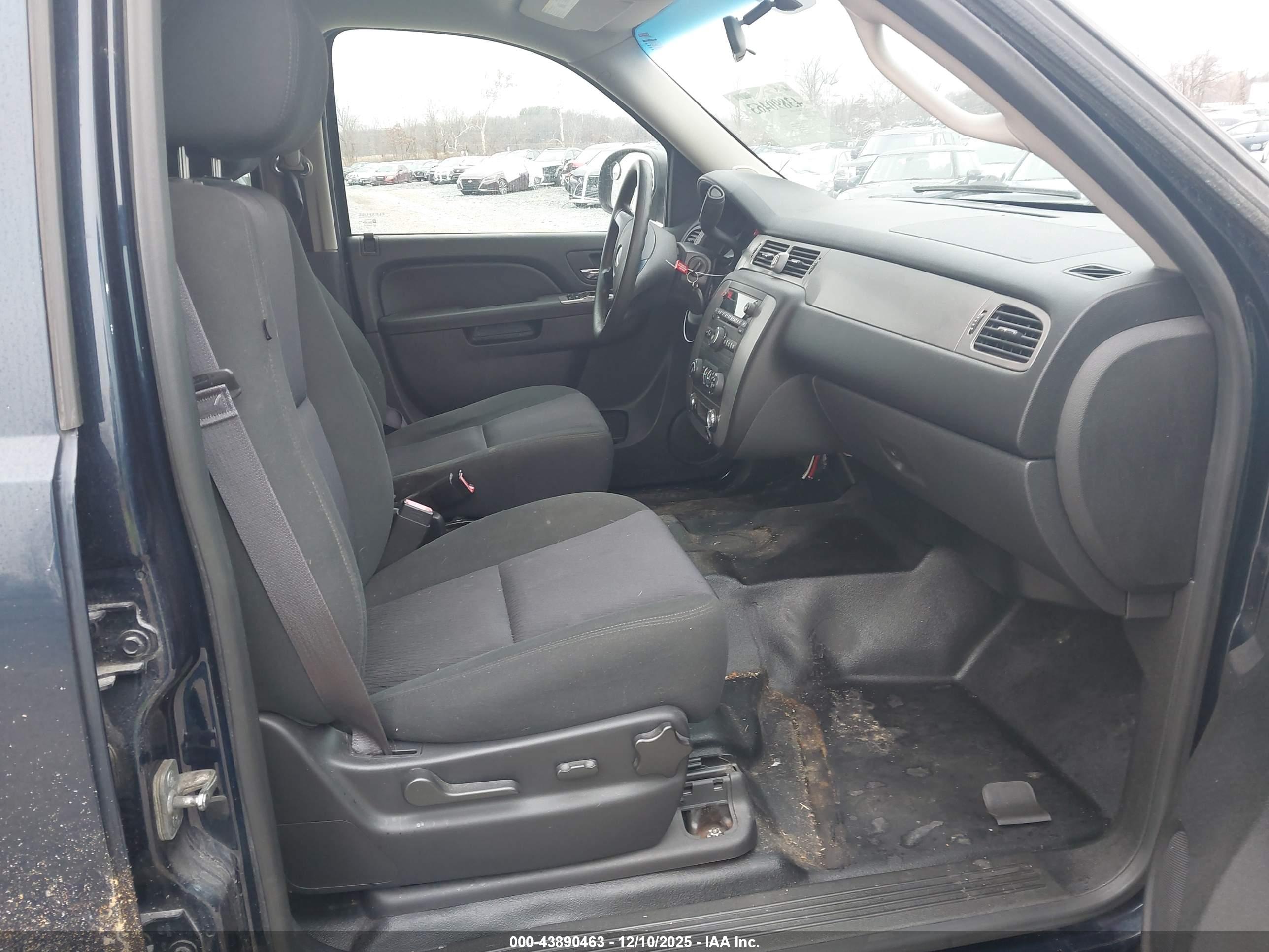 CHEVROLET TAHOE image 5