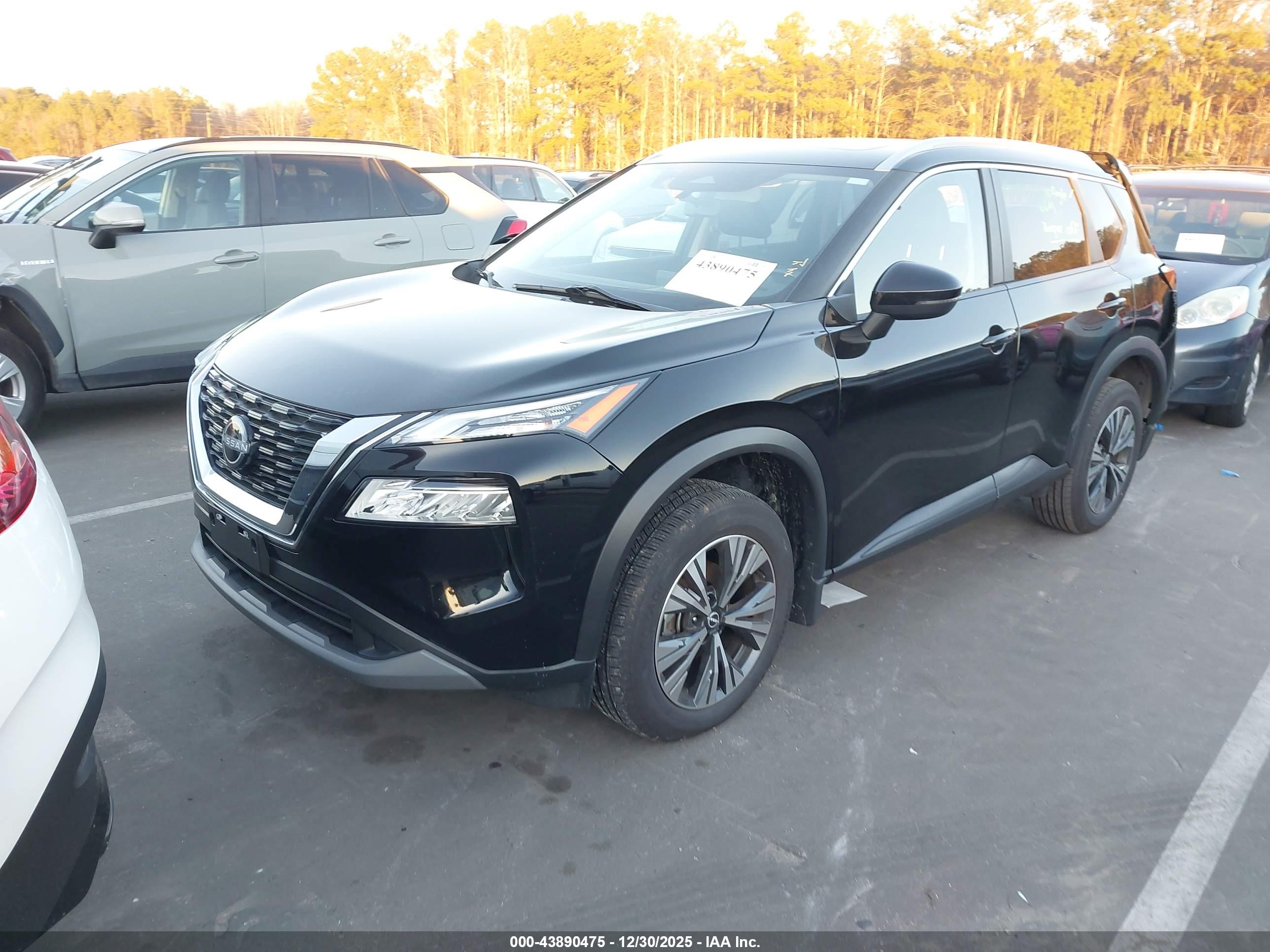 NISSAN ROGUE image 2