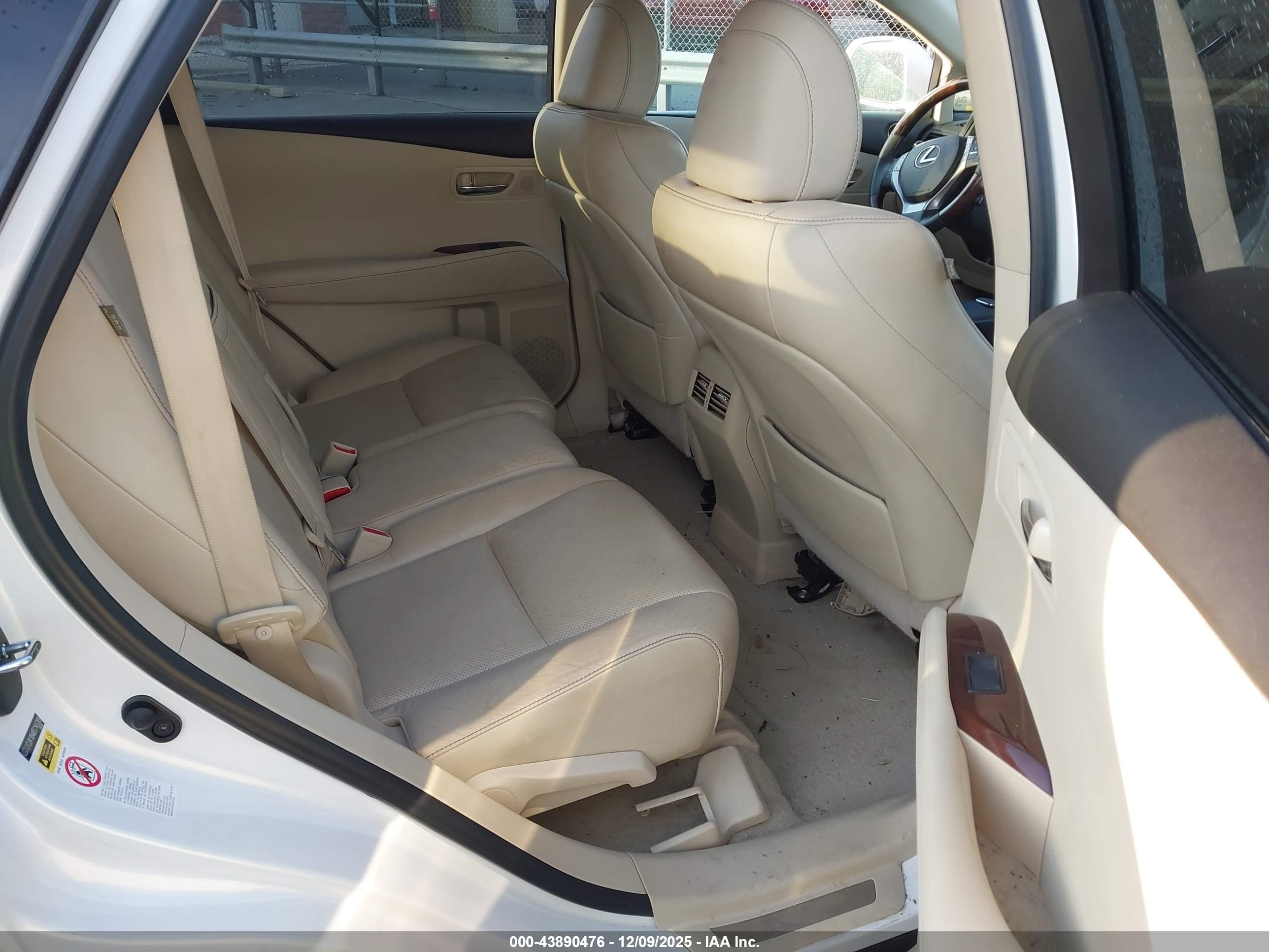 LEXUS RX image 8