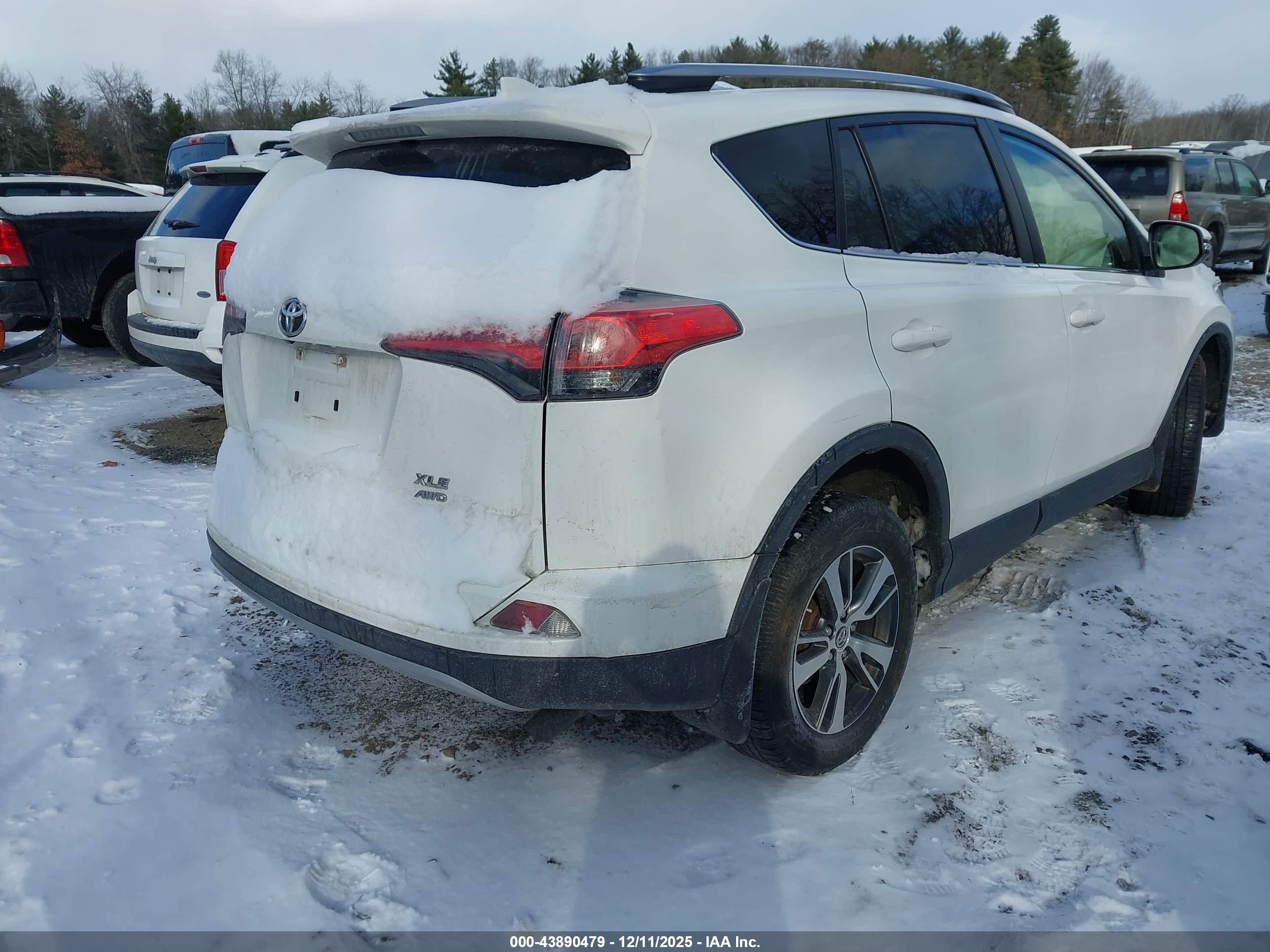 TOYOTA RAV4 image 4