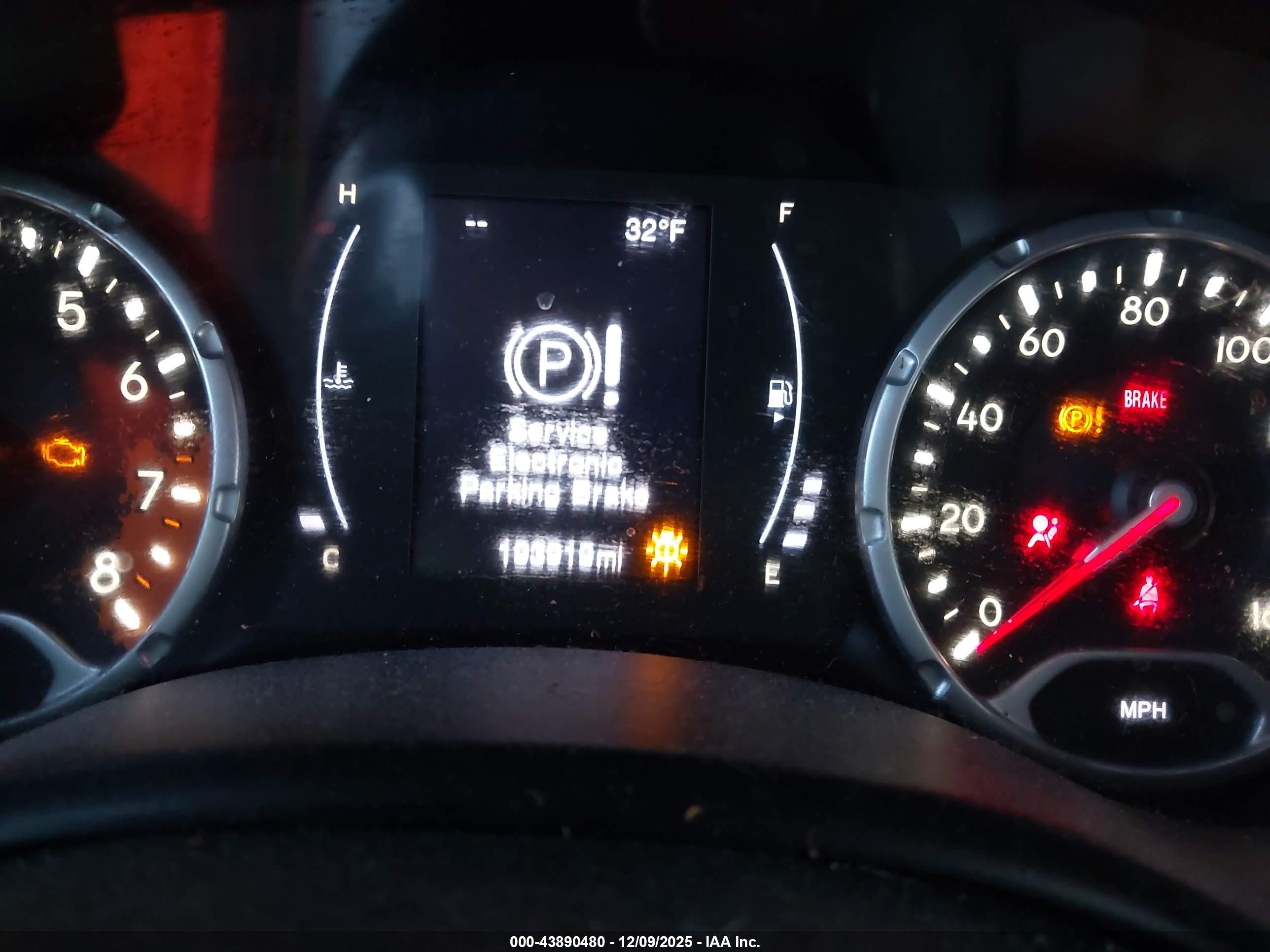 JEEP RENEGADE image 7