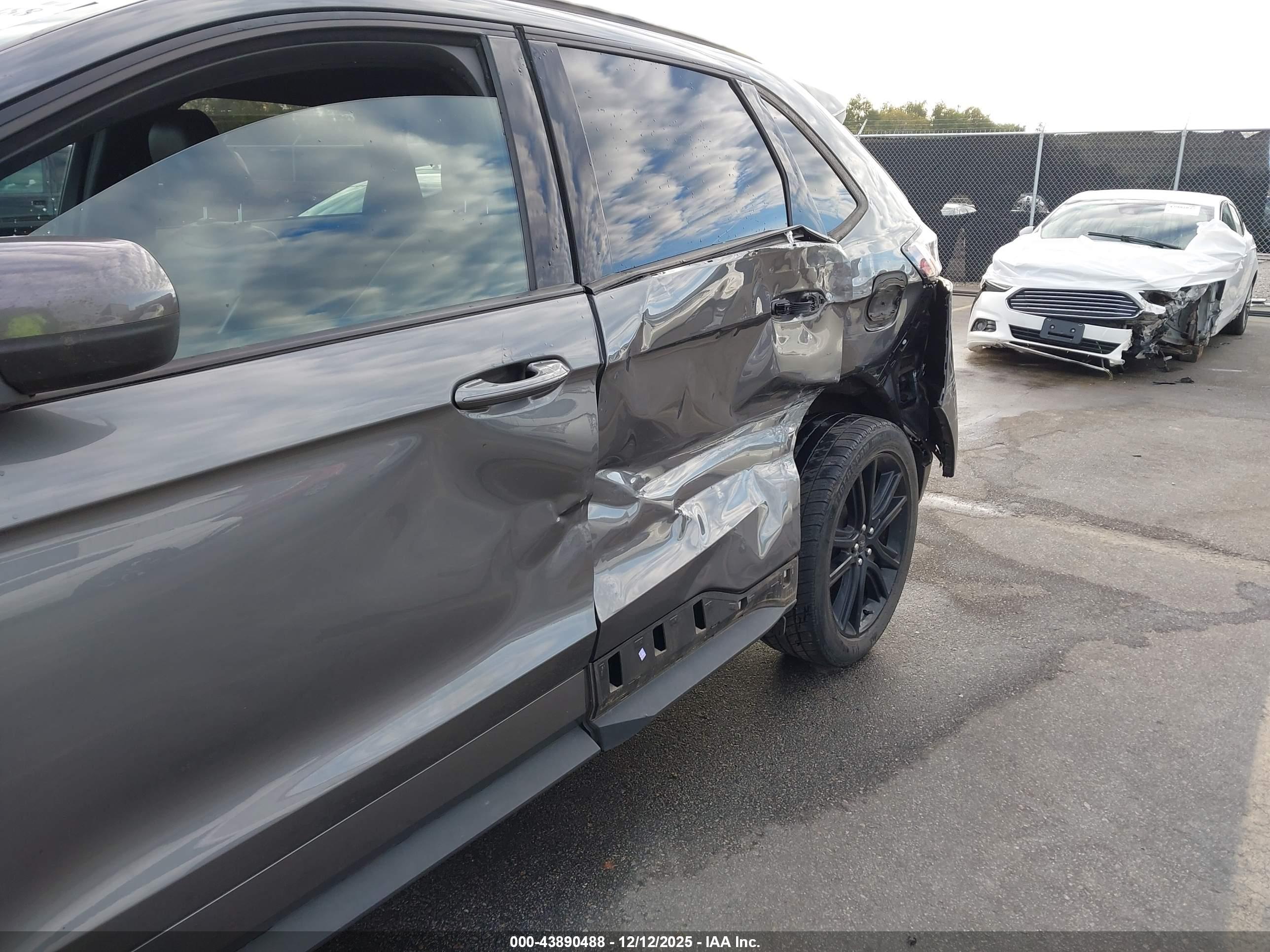FORD EDGE image 6