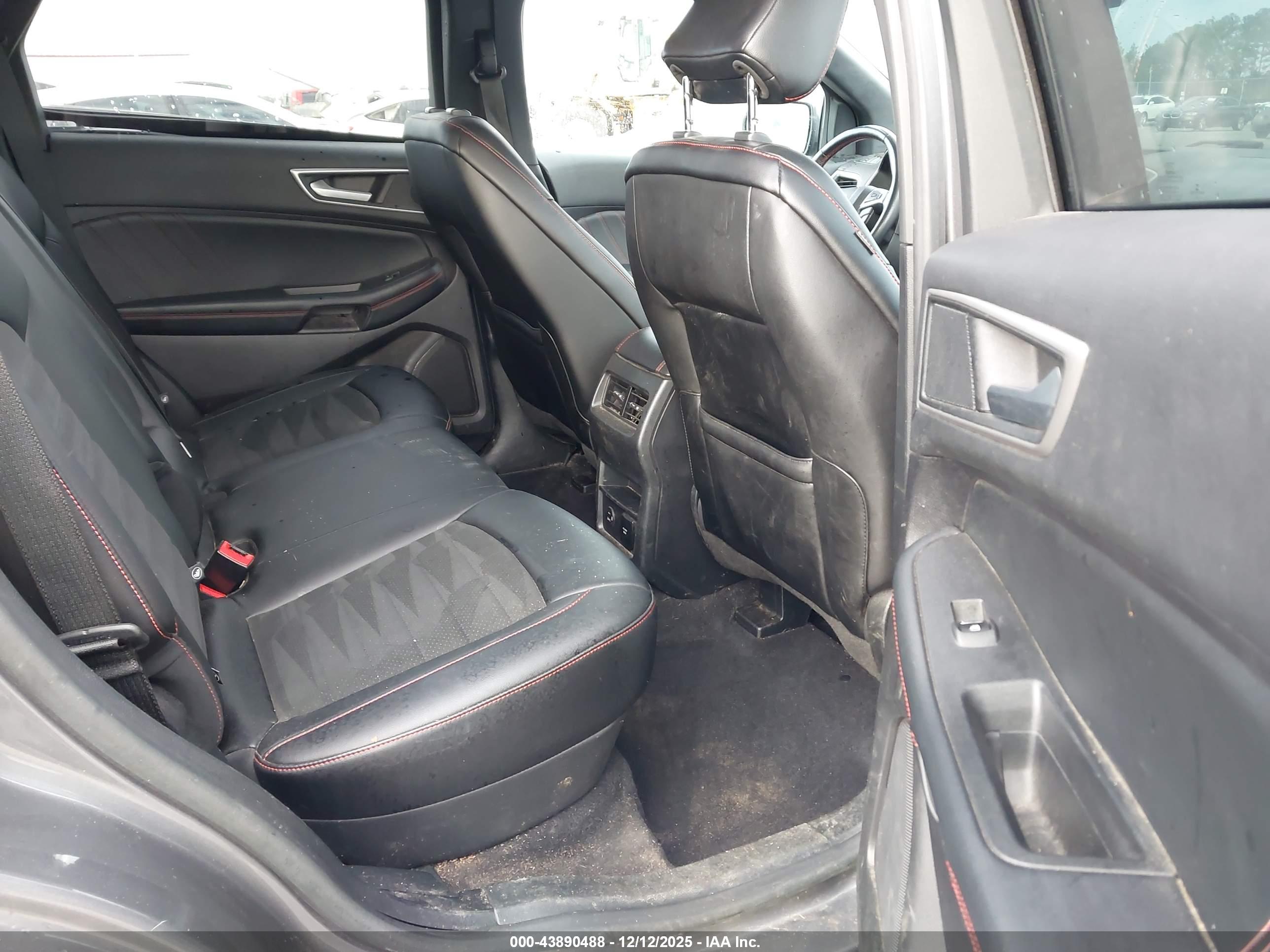 FORD EDGE image 8