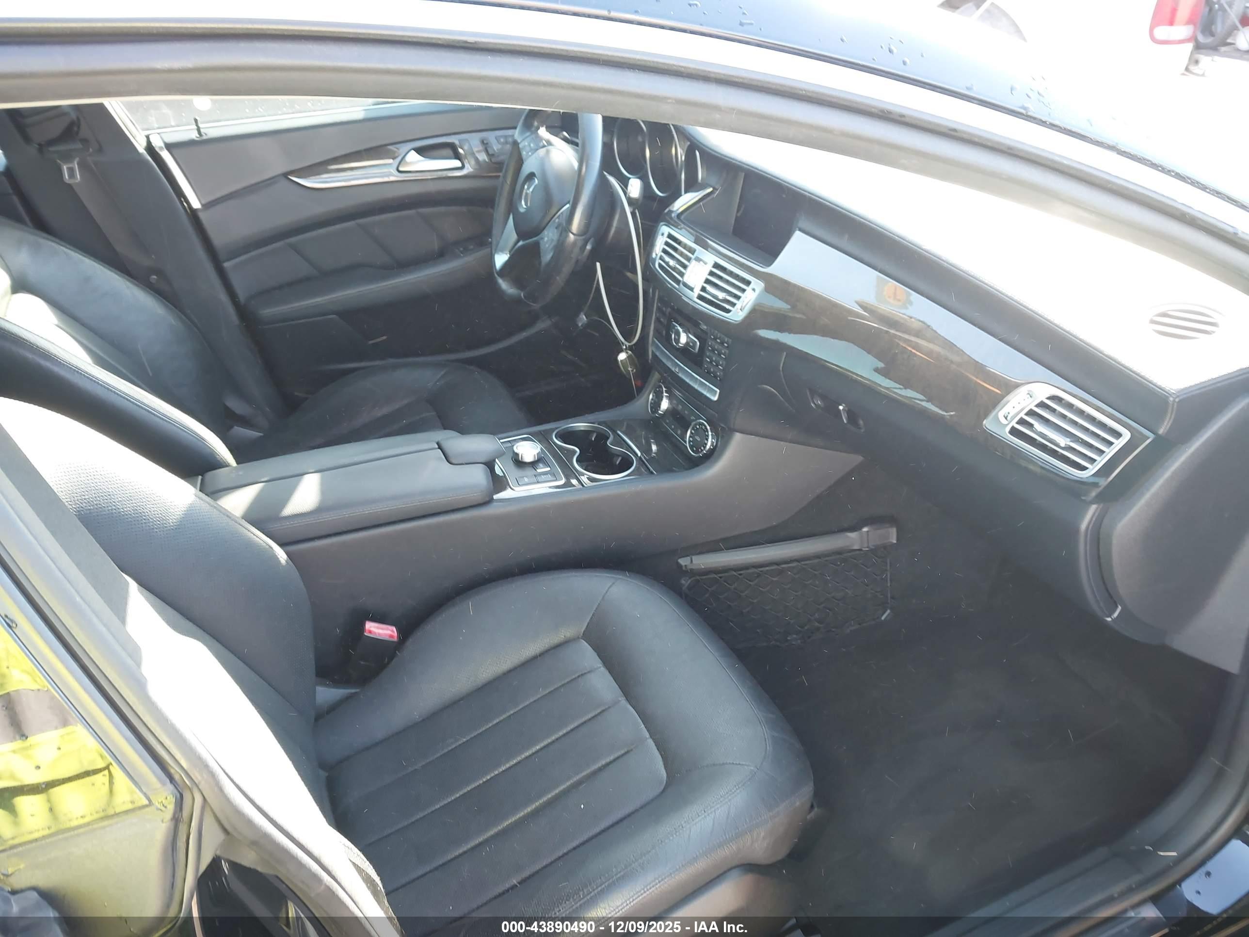 MERCEDES-BENZ CLS image 5