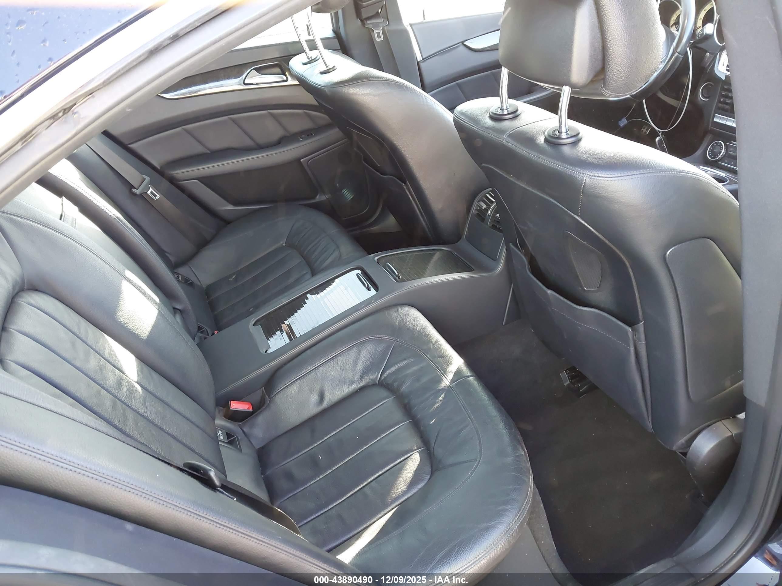 MERCEDES-BENZ CLS image 8