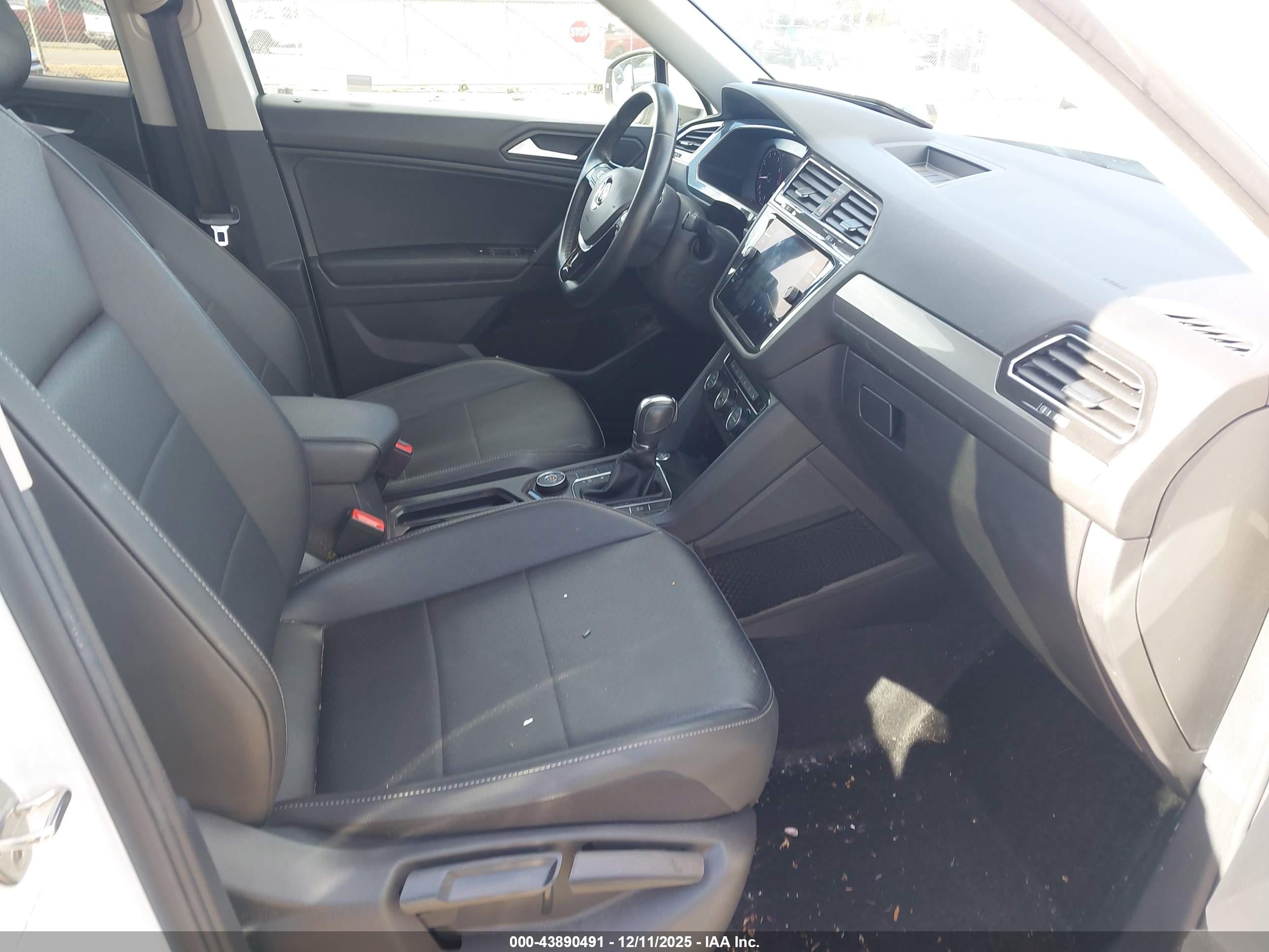 VOLKSWAGEN TIGUAN image 5